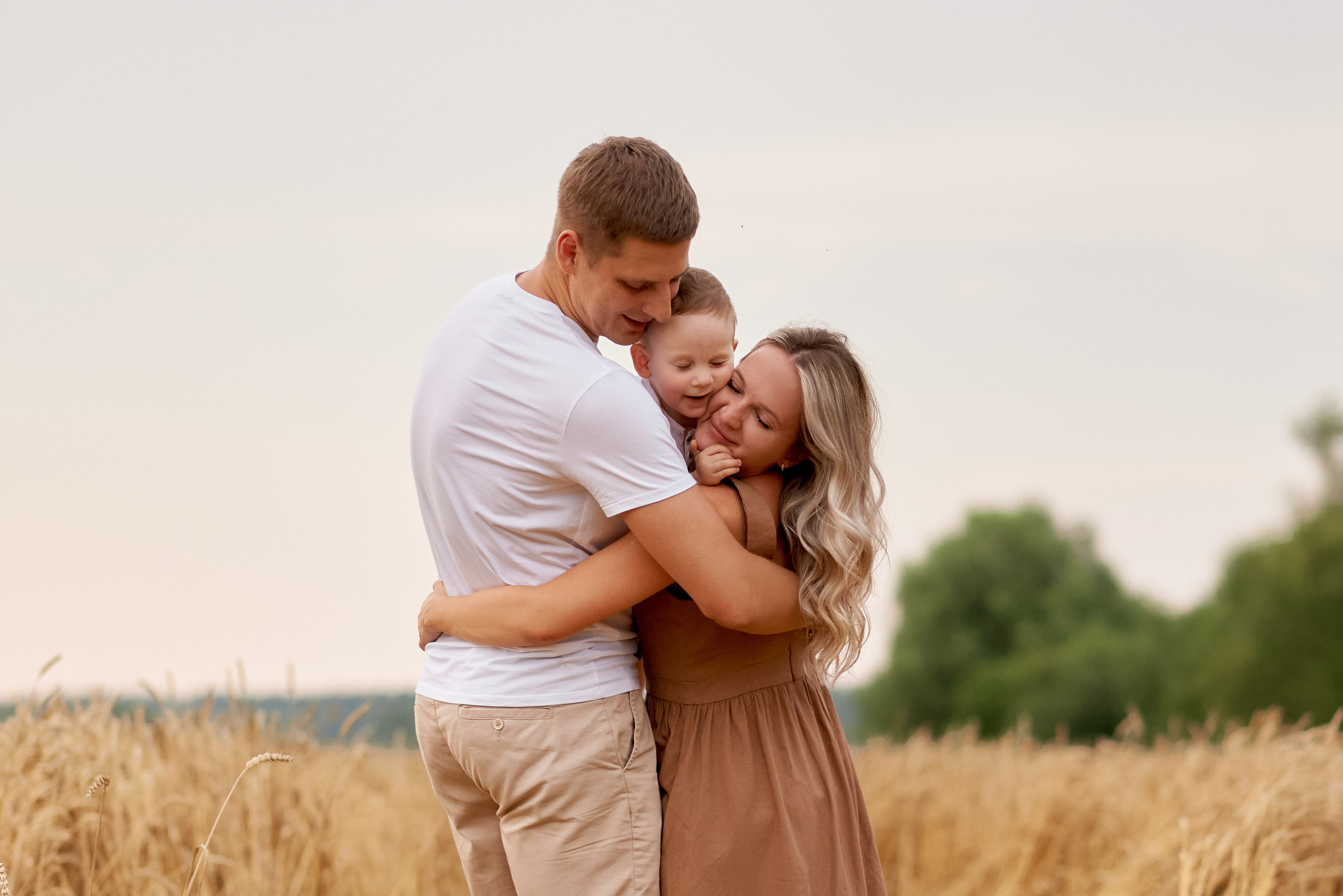 В пшеничном поле. Семейный и детский фотограф в г. Ногинске Ангелина Хасанова
