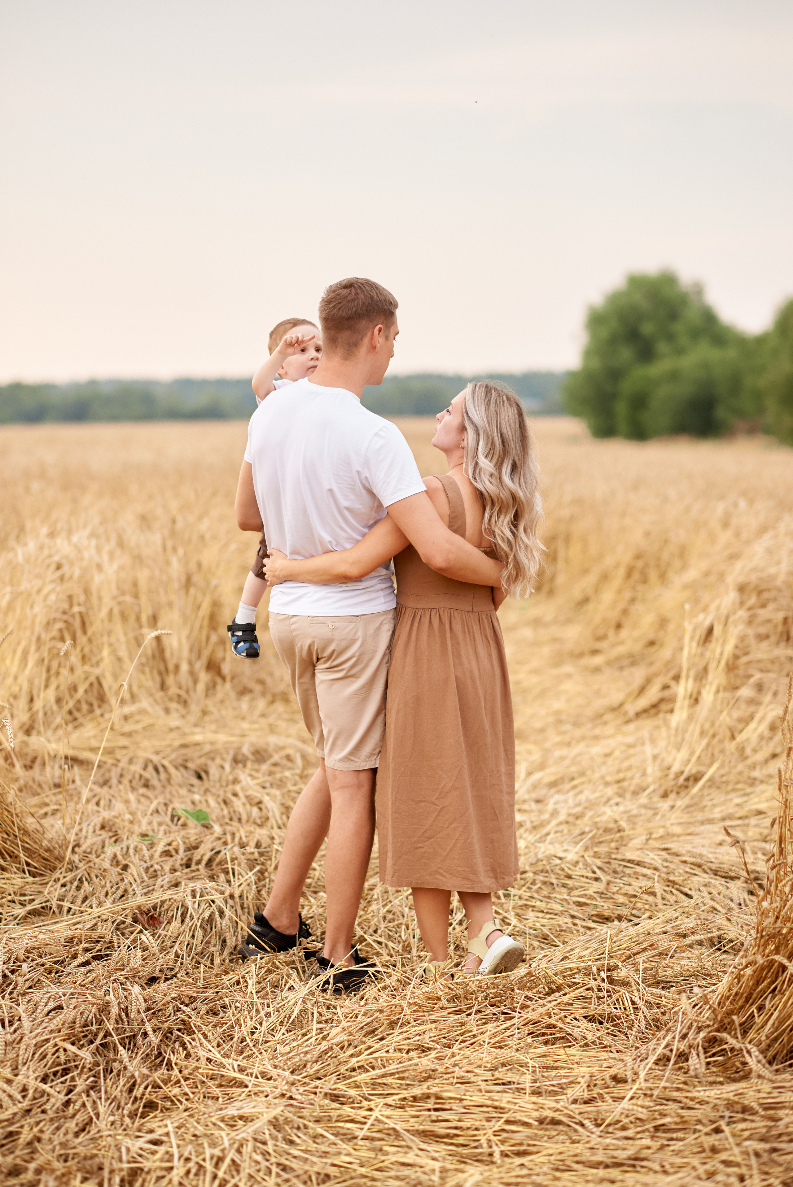 В пшеничном поле. Семейный и детский фотограф в г. Ногинске Ангелина Хасанова