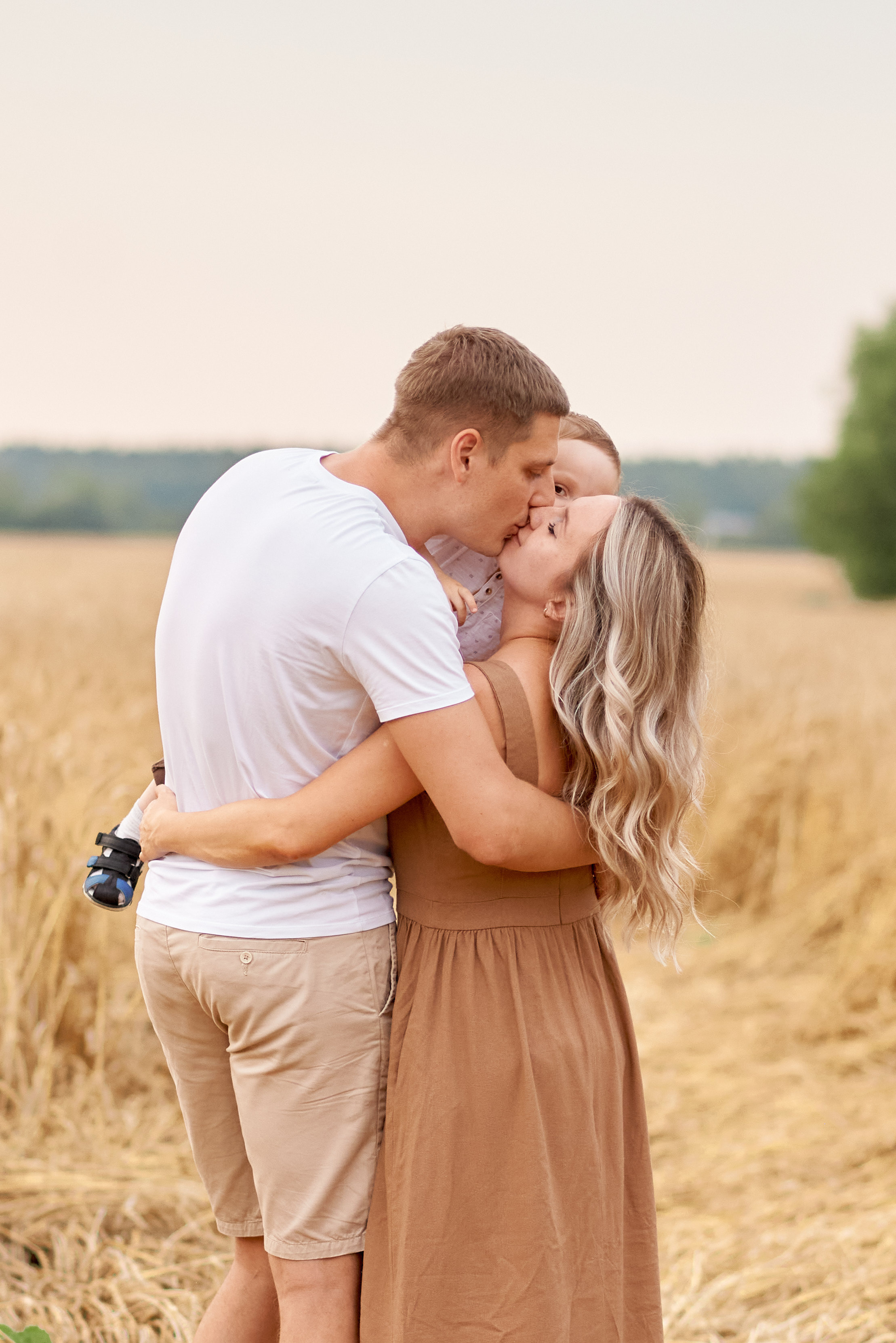 В пшеничном поле. Семейный и детский фотограф в г. Ногинске Ангелина Хасанова