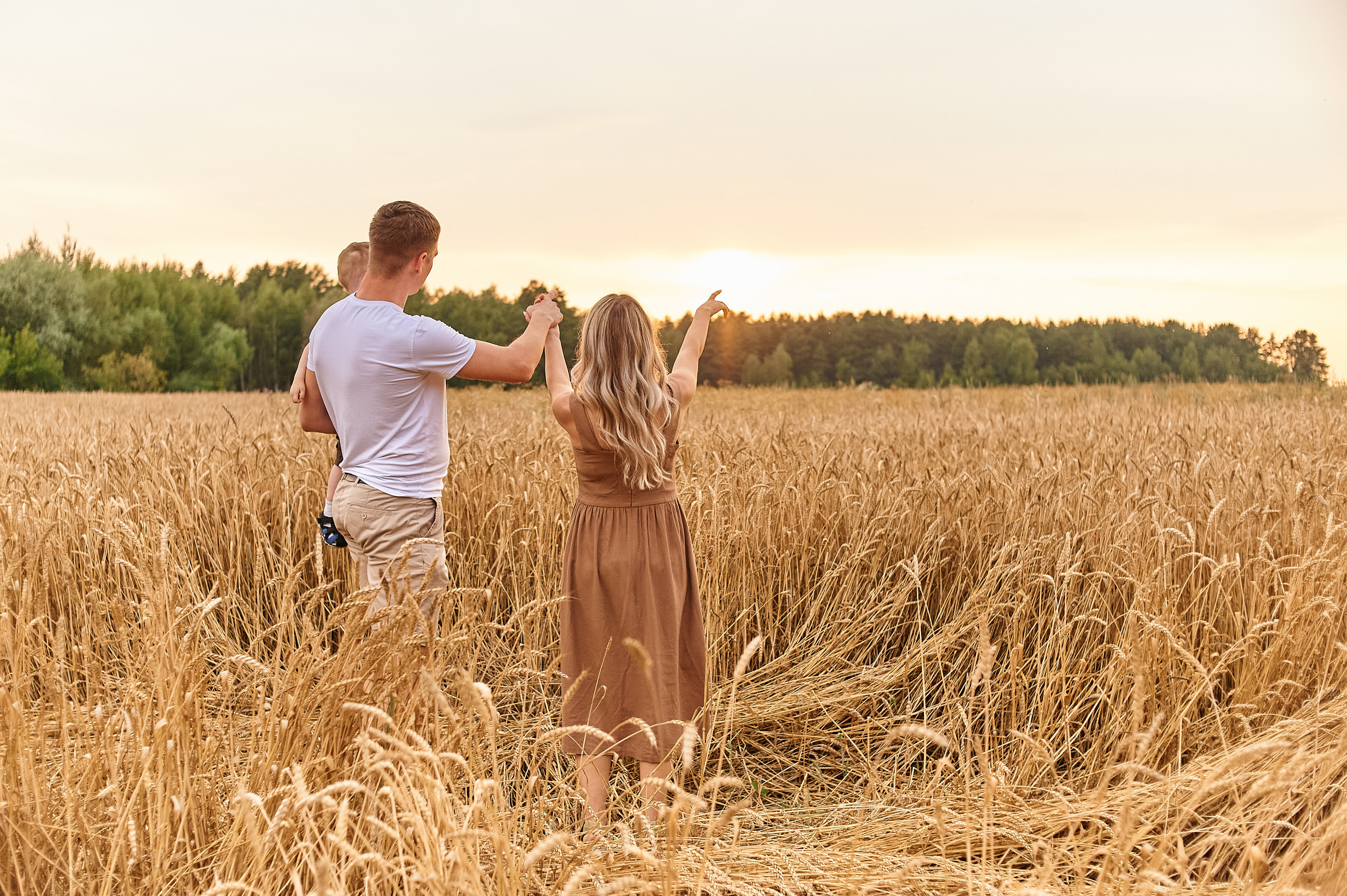 В пшеничном поле. Семейный и детский фотограф в г. Ногинске Ангелина Хасанова