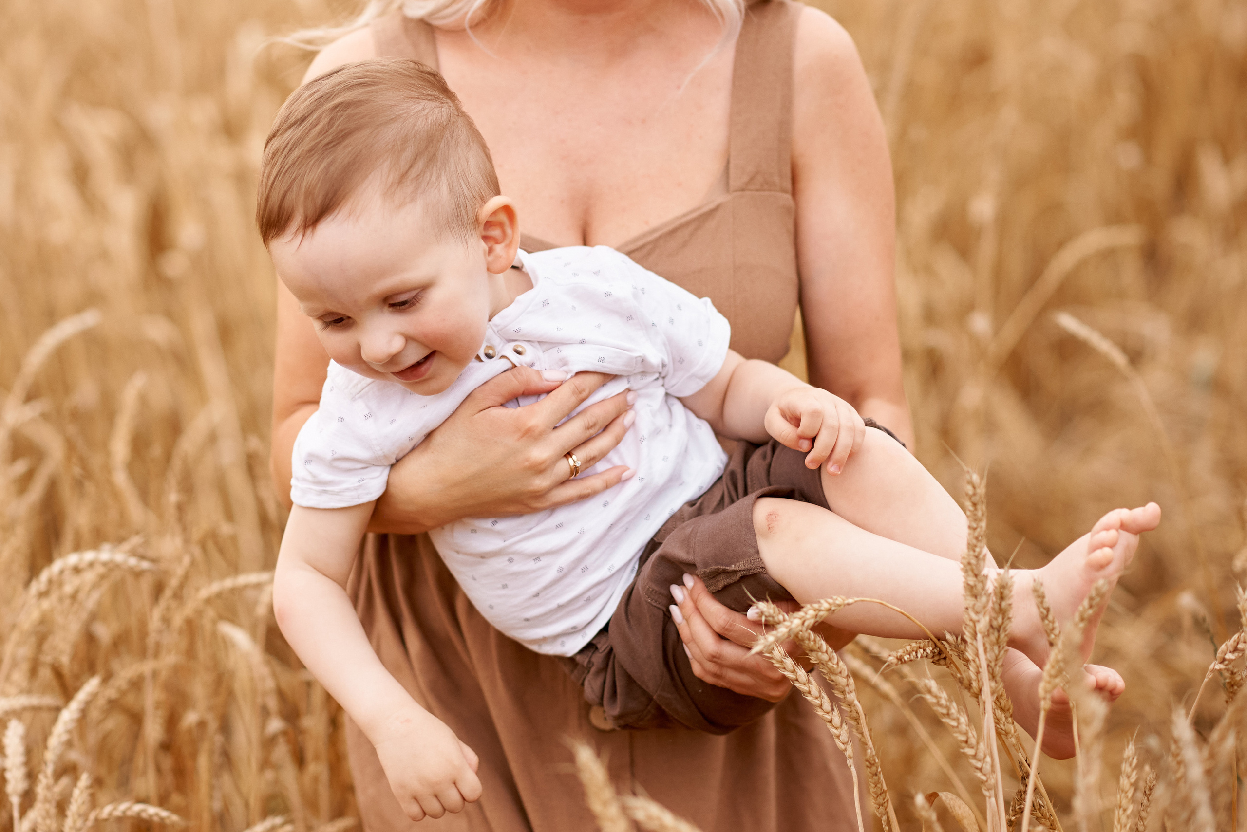 В пшеничном поле. Семейный и детский фотограф в г. Ногинске Ангелина Хасанова