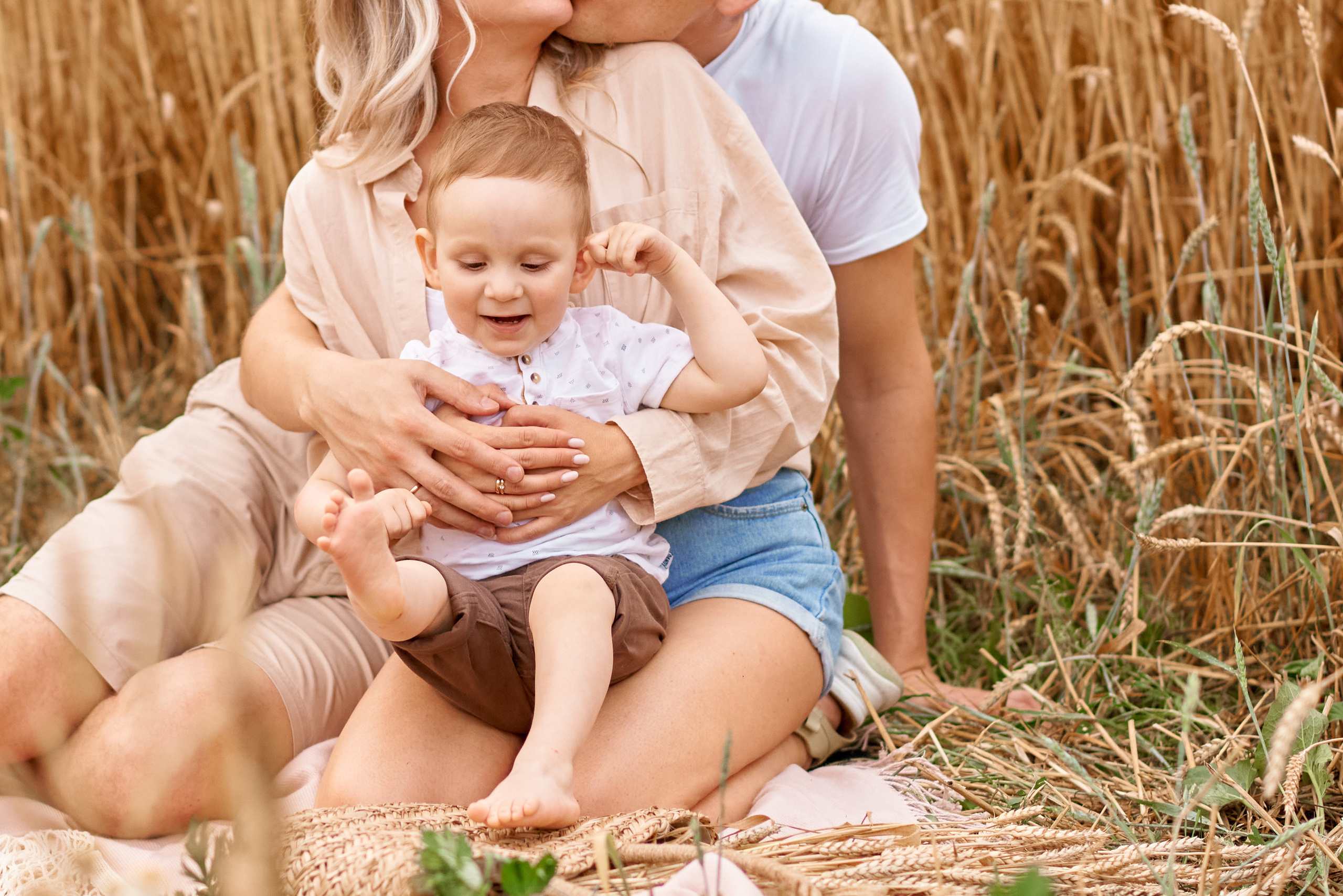 В пшеничном поле. Семейный и детский фотограф в г. Ногинске Ангелина Хасанова