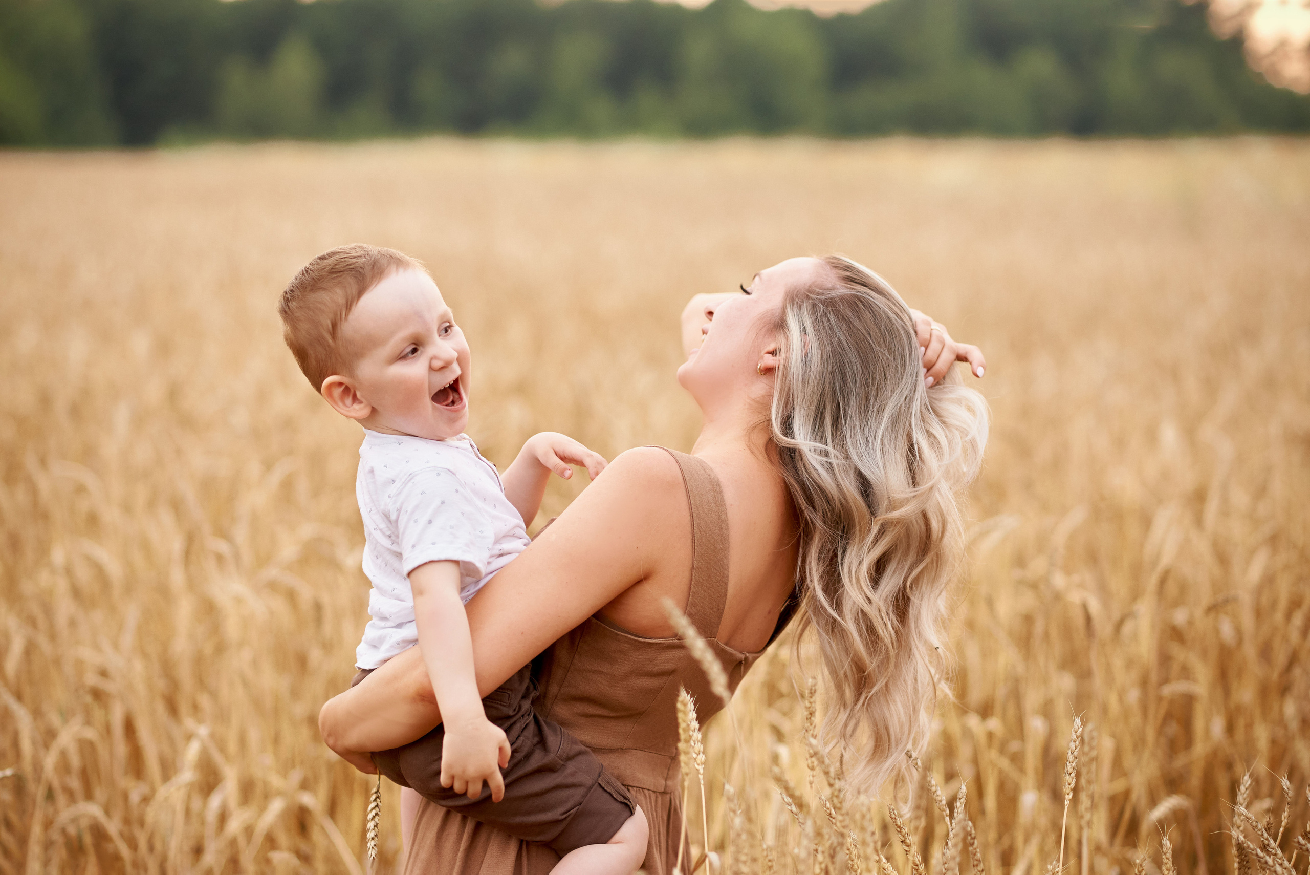 В пшеничном поле. Семейный и детский фотограф в г. Ногинске Ангелина Хасанова
