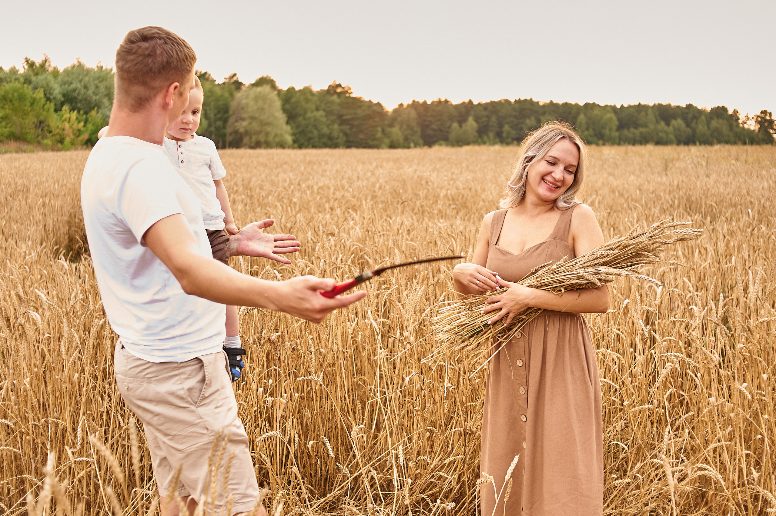 В пшеничном поле. Семейный и детский фотограф в г. Ногинске Ангелина Хасанова
