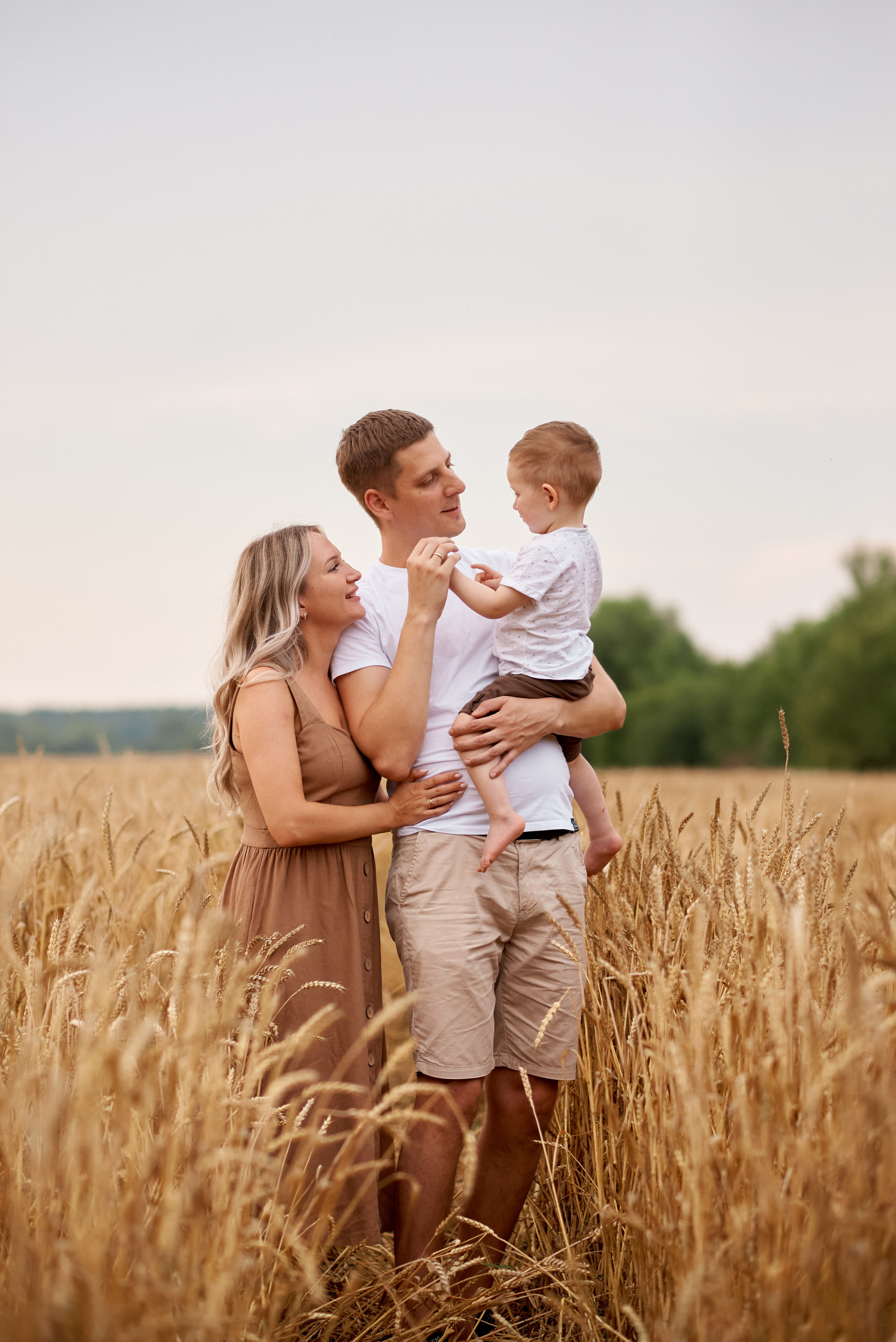 В пшеничном поле. Семейный и детский фотограф в г. Ногинске Ангелина Хасанова