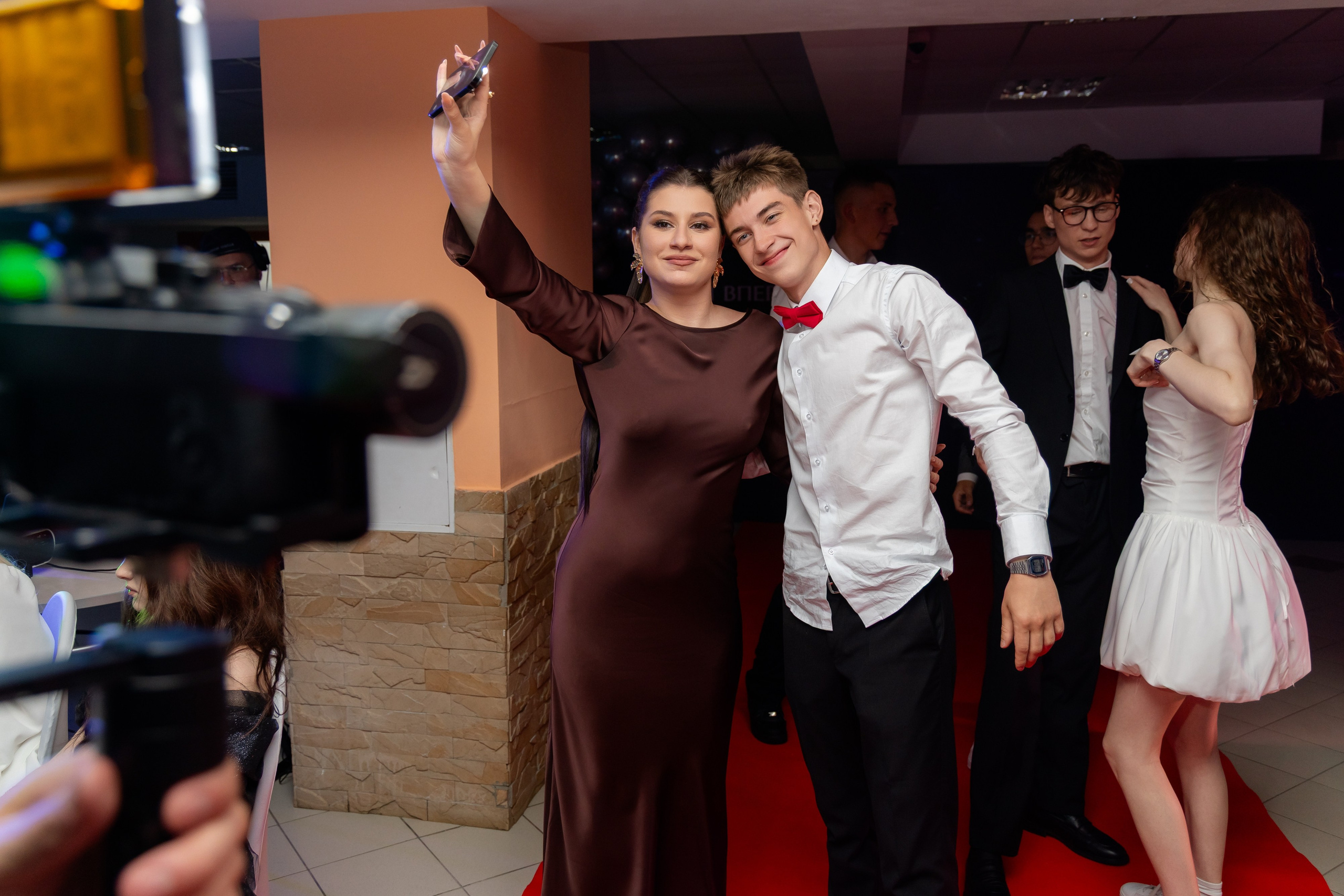 Школьный выпускной 2025 год в Минске, Беларуси. Свадебный фотограф в Минске/Беларуси Сергей Спиридонов