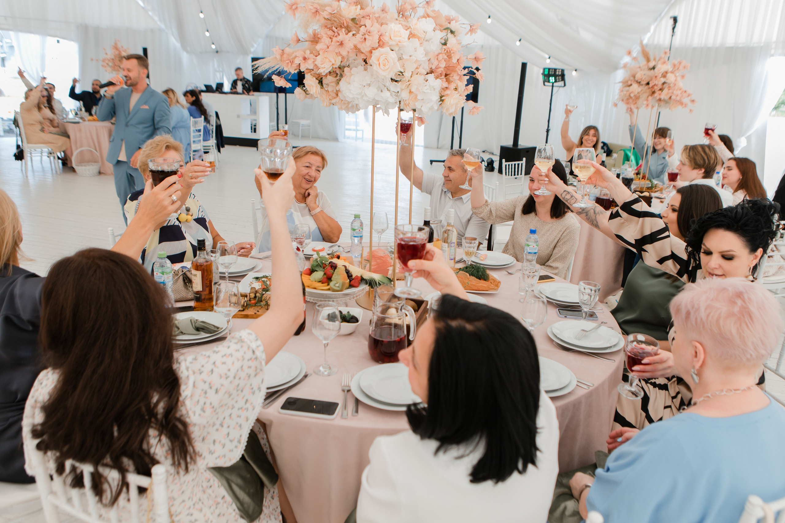 Павел и Ангелина. Видеосъемка и фотосъемка свадеб. Фотограф и оператор на свадьбу. Видеосъемка подкастов, собственная видео-фотостудии. Предметная фотосъемка