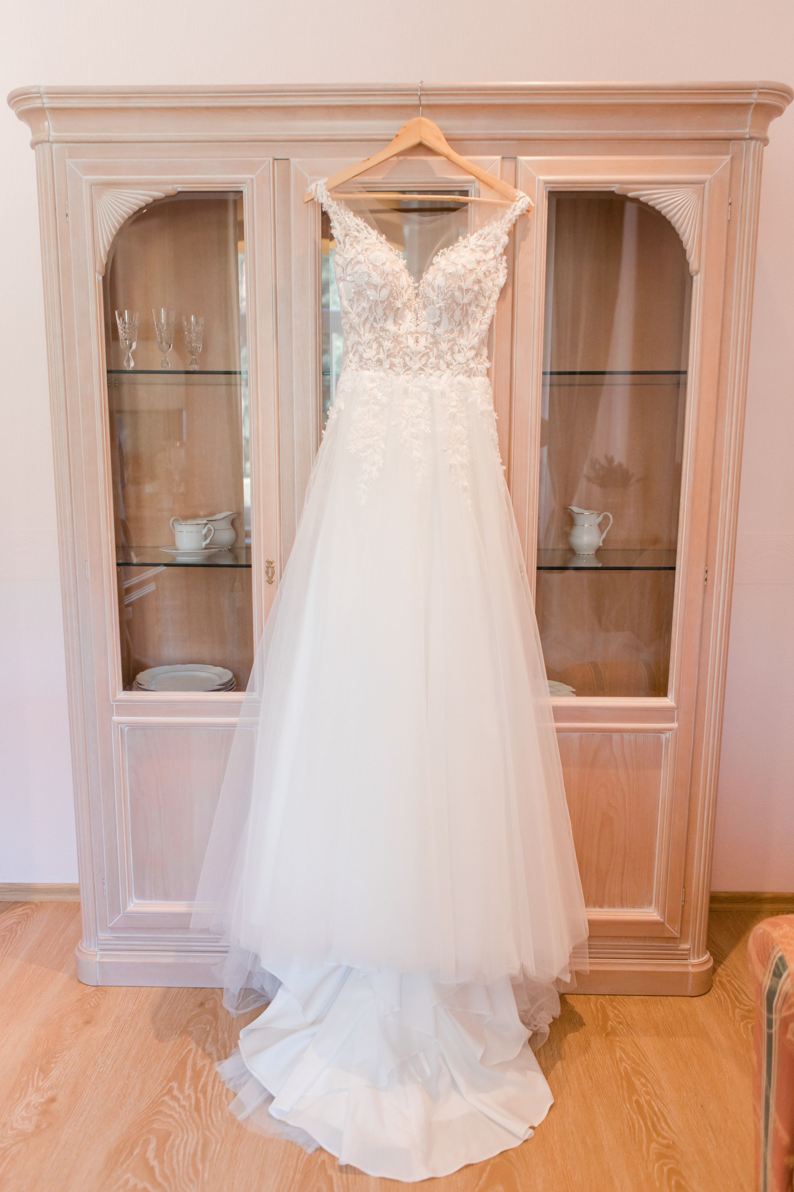 Свадебная фотосъемка Михаила и Ольги. День нашей свадьбы. Видеосъемка и фотосъемка свадеб. Фотограф и оператор на свадьбу. Видеосъемка подкастов, собственная видео-фотостудии. Предметная фотосъемка