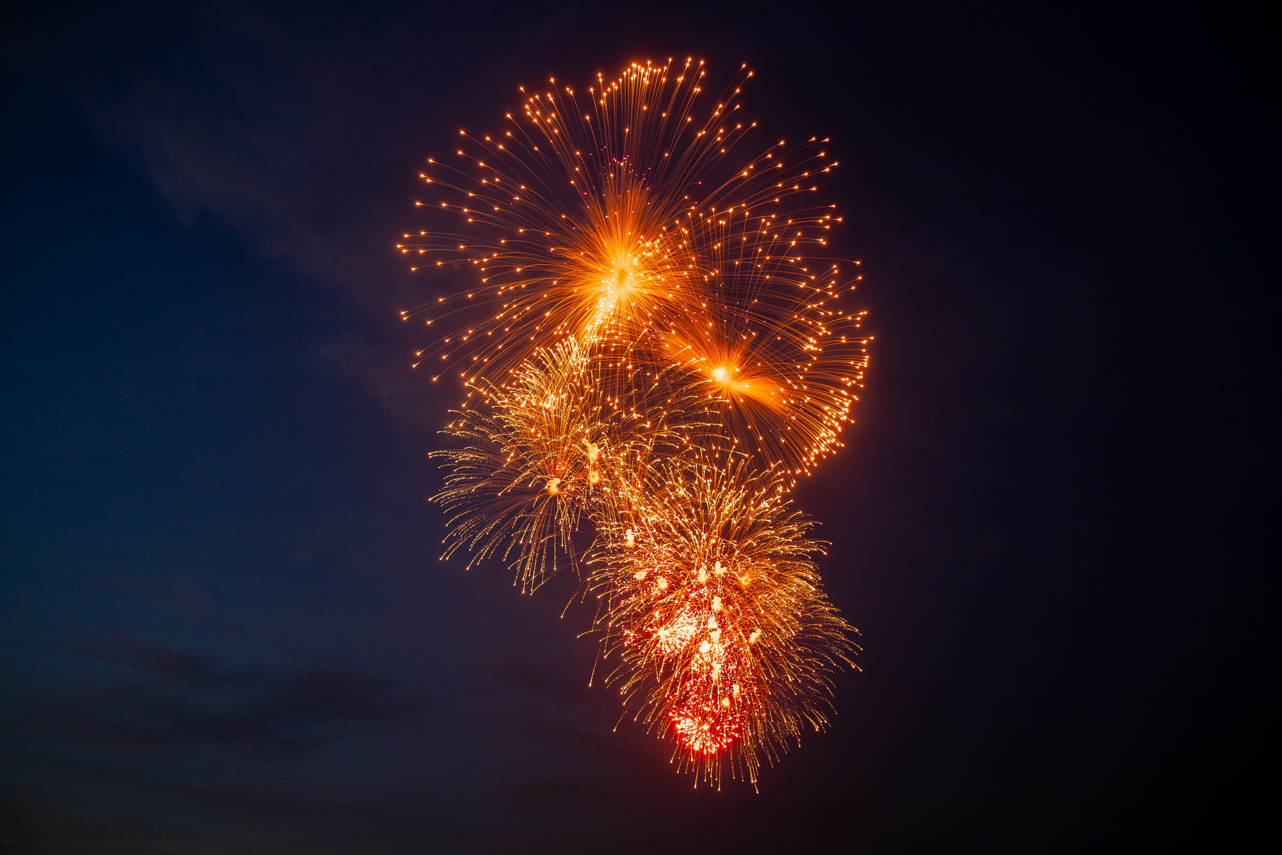 Салют с борта теплохода на День ВМФ России 2024 в Санкт-Петербурге