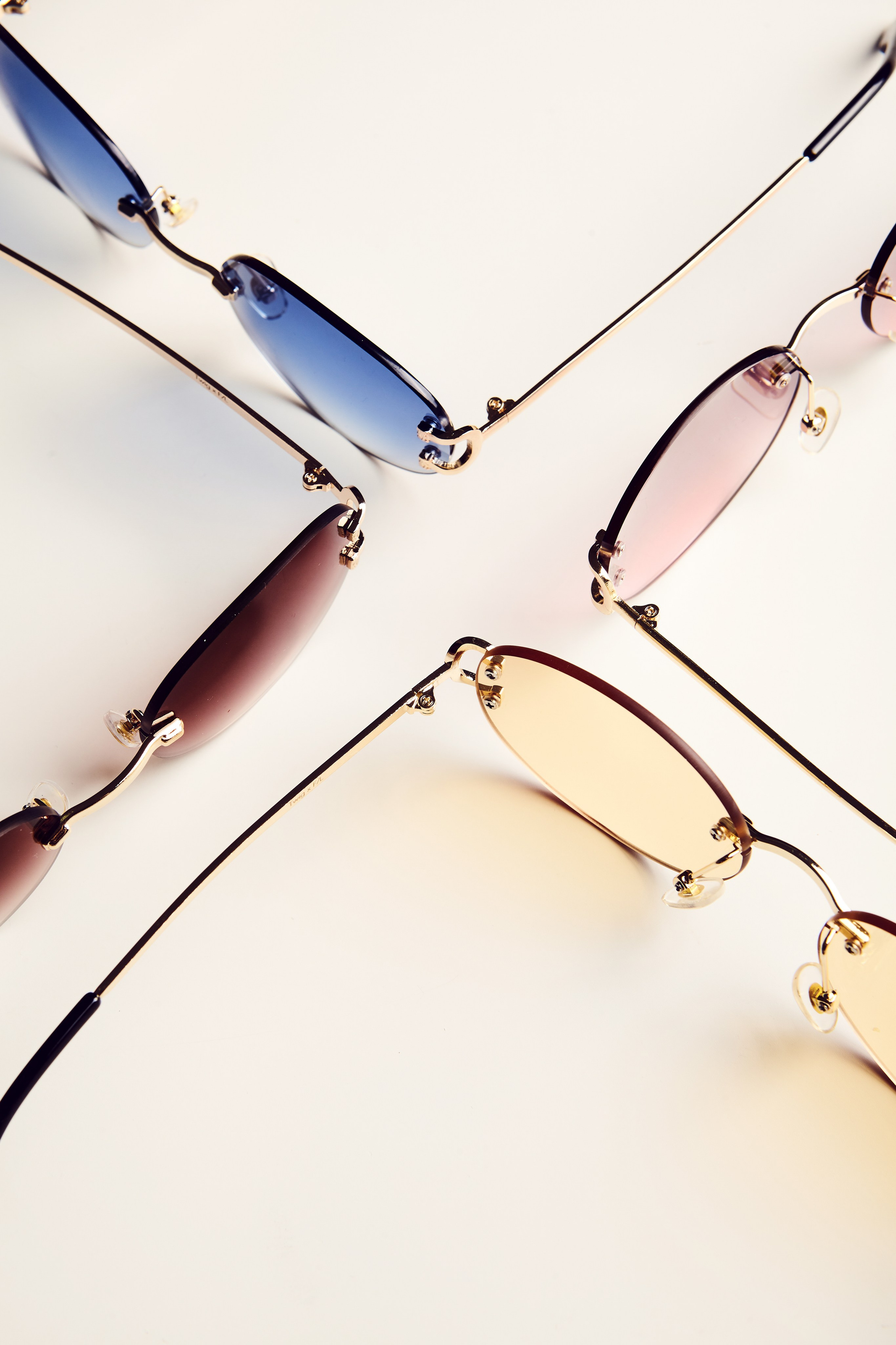 СТАНДАРТНАЯ ПРЕДМЕТНАЯ ФОТОСЪЁМКА НА ОДНОТОННОМ ФОНЕ. Ильшат Бикмиев — предметный фотограф. Каталог и рекламная съёмка для бизнеса Алматы. Качественные фото для бизнеса, маркетплейсов интернета