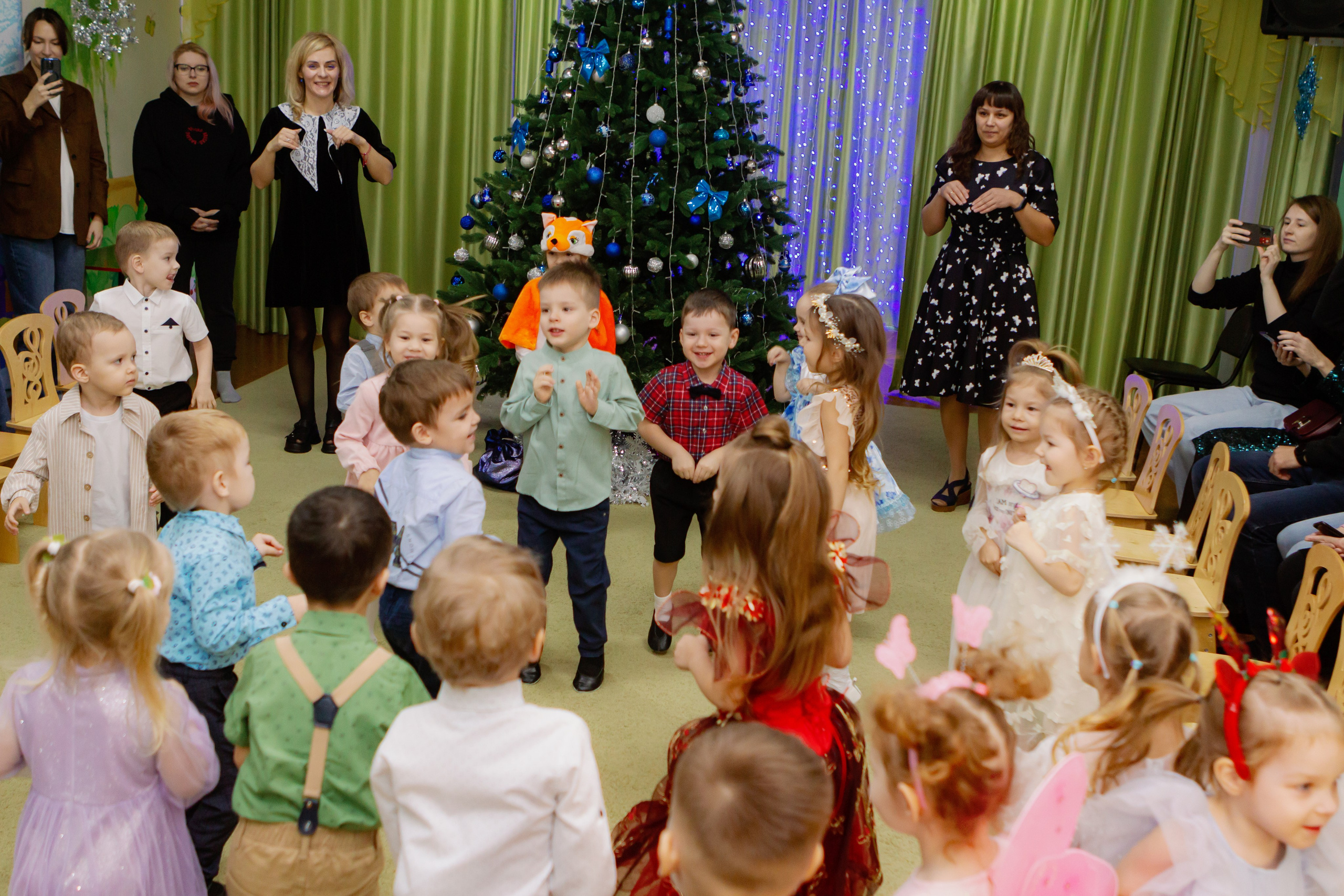 Фотосъёмка новогоднего утренника. Фотограф в Екатеринбурге Пойгина Елена