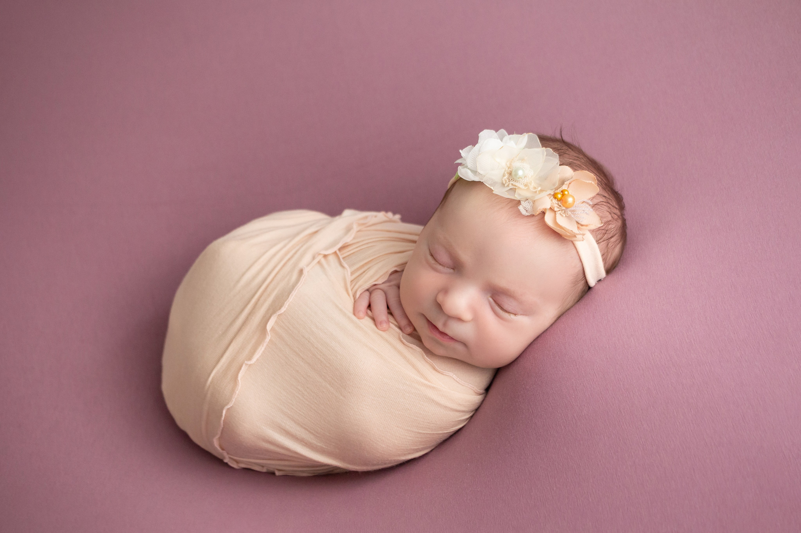 Классический стиль newborn. Фотограф новорождённых Анапа Елена Кушнарь