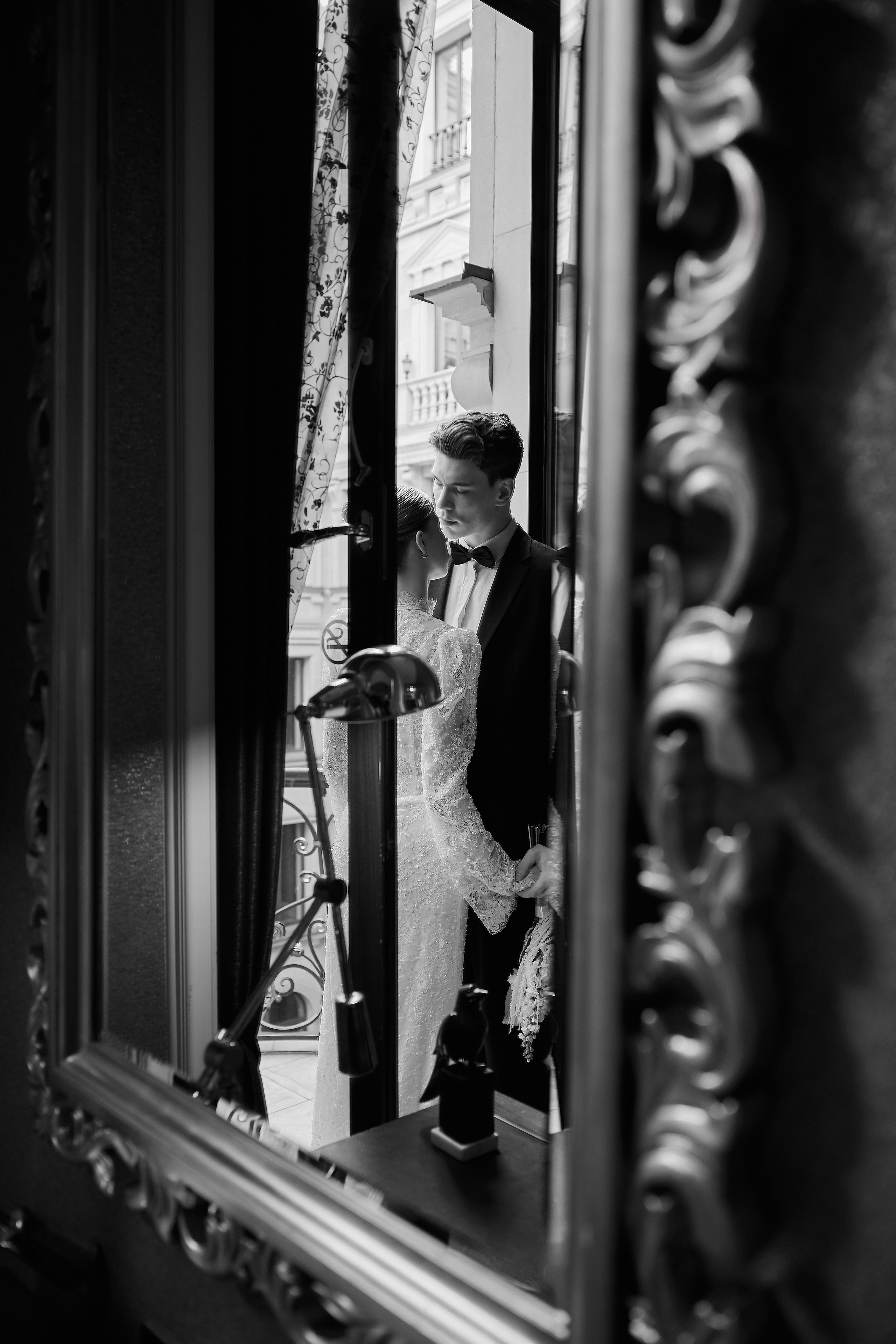 Вадим и Алина. Сборы в отеле St Regis. Свадебный фотограф в Москве и Подмосковье