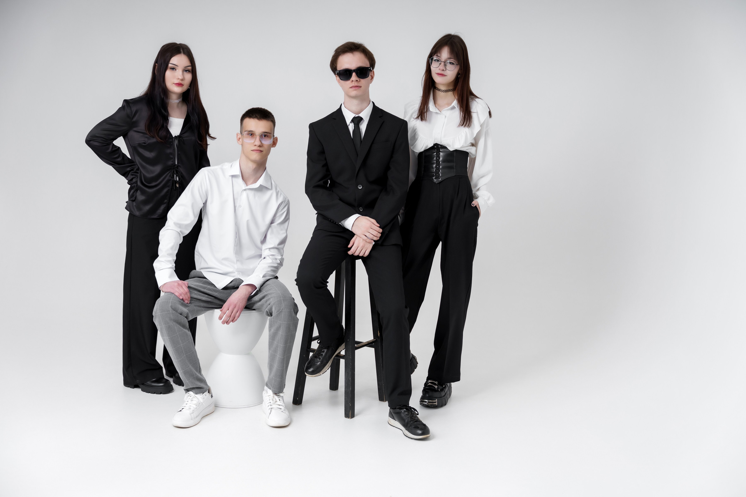 Групповые на белой циклораме. ВЫПУСКНЫЕ АЛЬБОМЫ, Школьный фотограф, семейный и свадебный в Саратове и области Ольга Плаксина