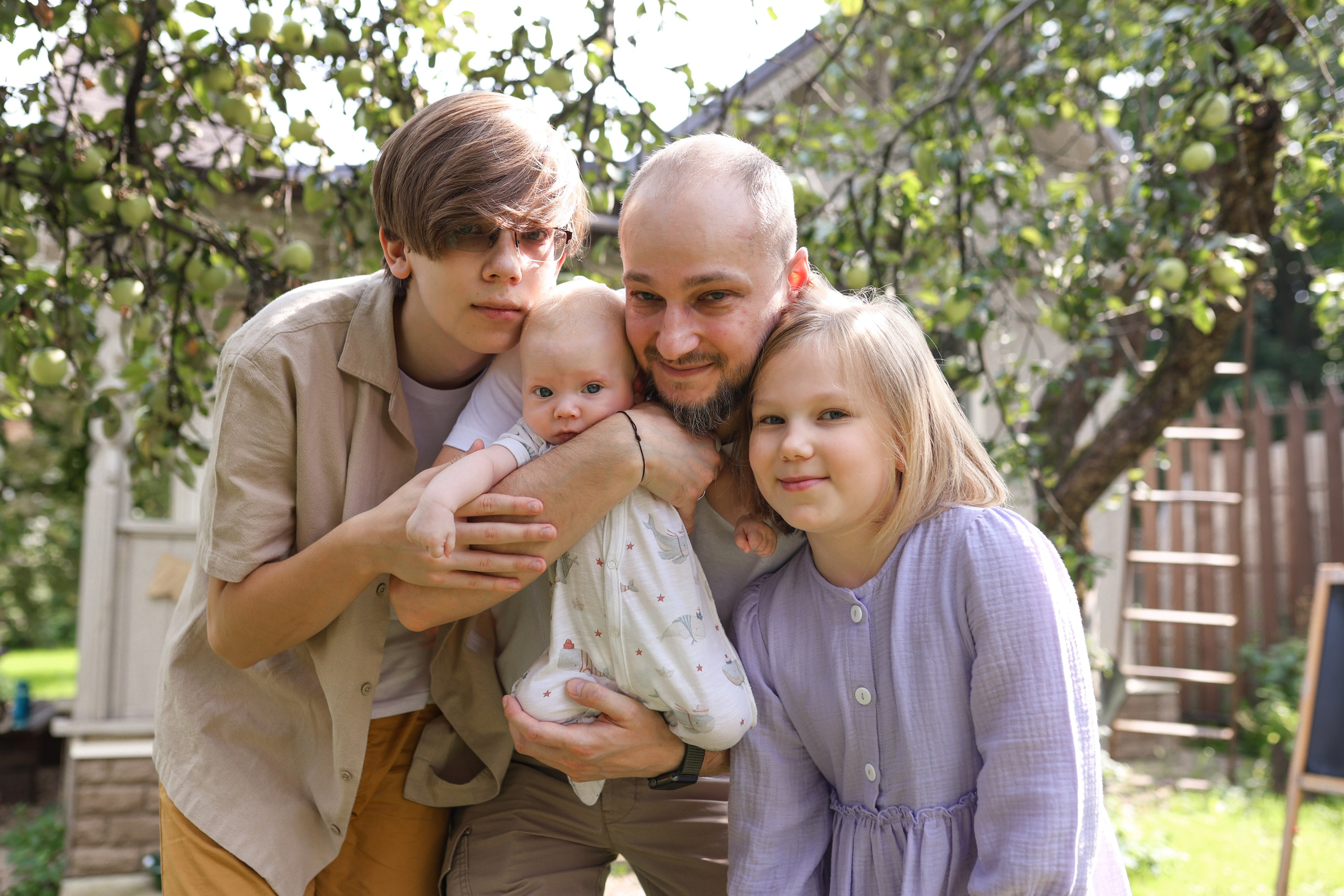 Семейная фотосессия в загородной студии. Фотограф в Железнодорожном и Балашихе
