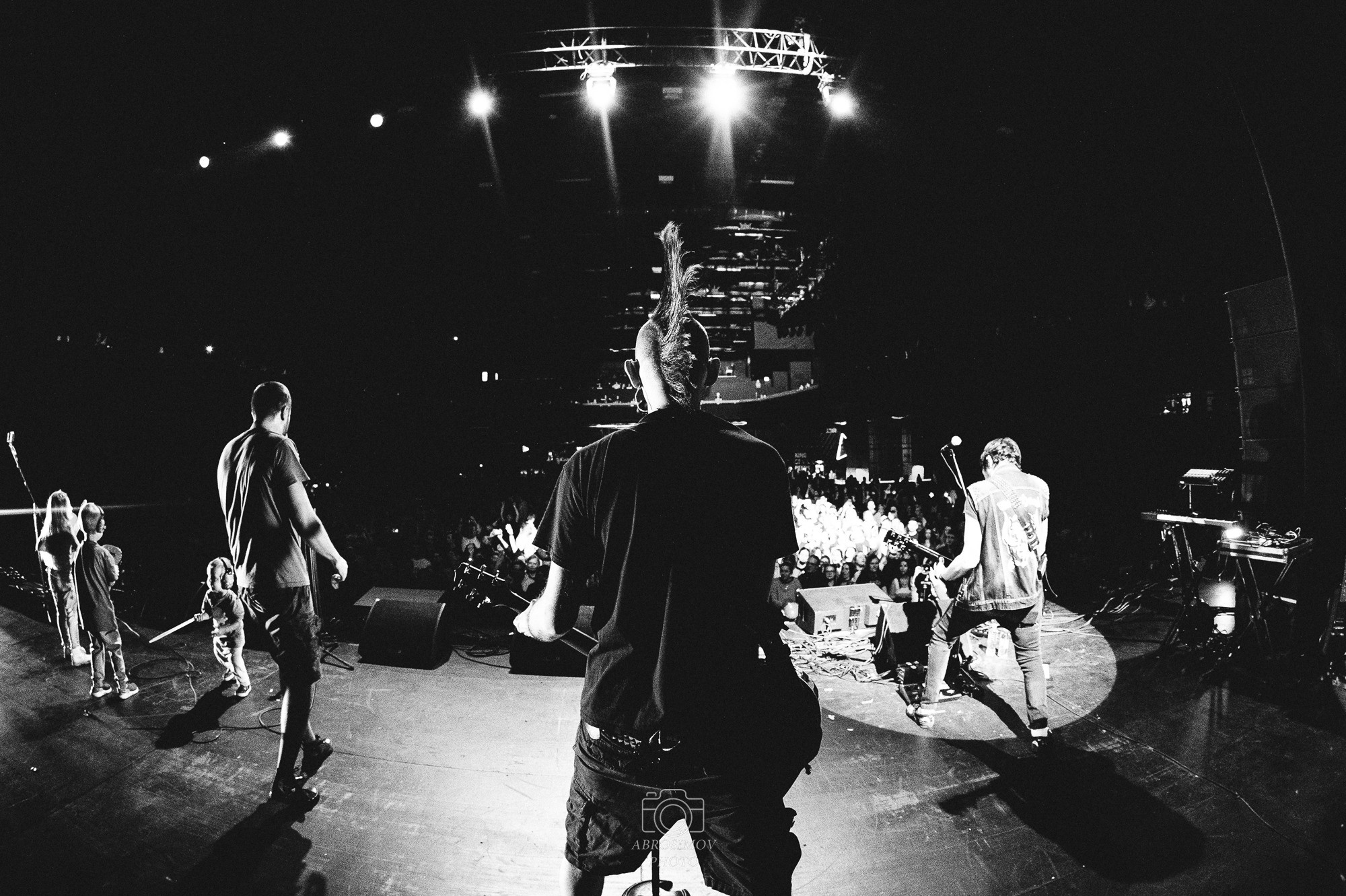 DOBROFEST Winter Edition в клубе VK Stadium. Репортажный и свадебный фотограф в Москве