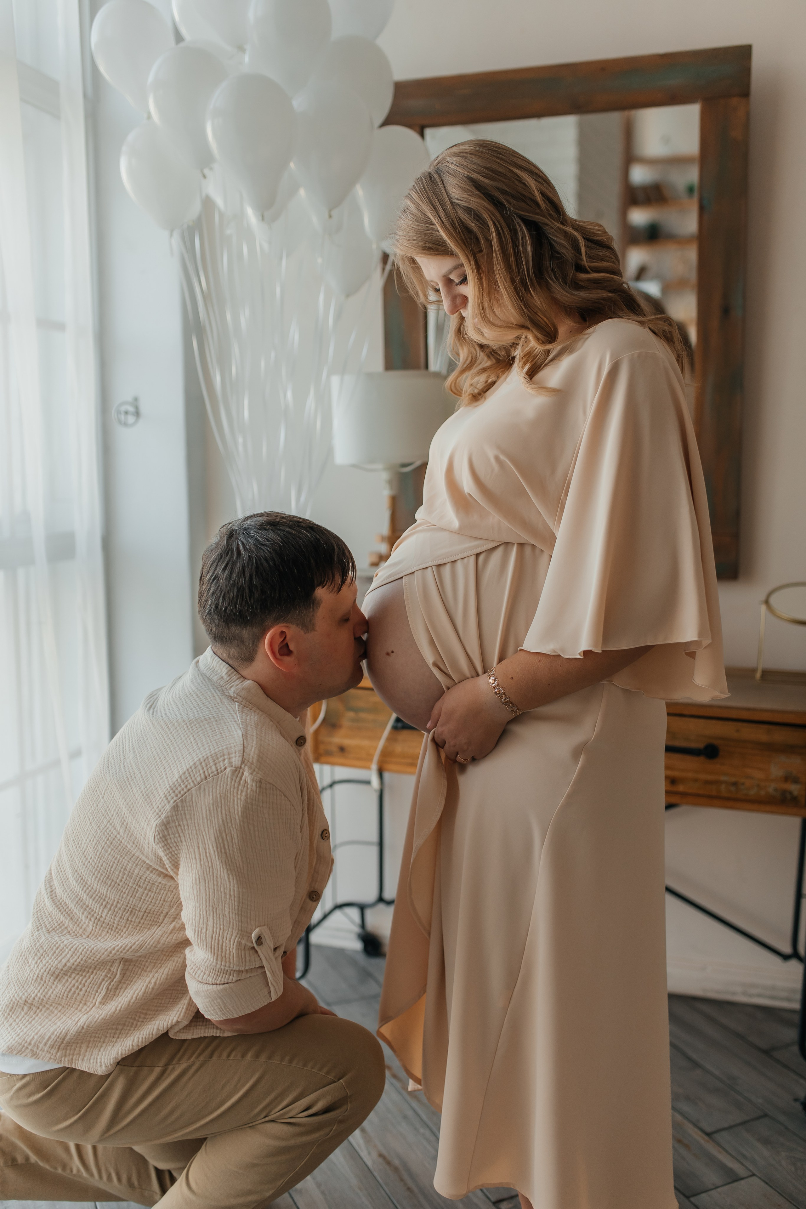 Нежность от супруга в период ожидания чуда очень важна и придает женщине уверенности 