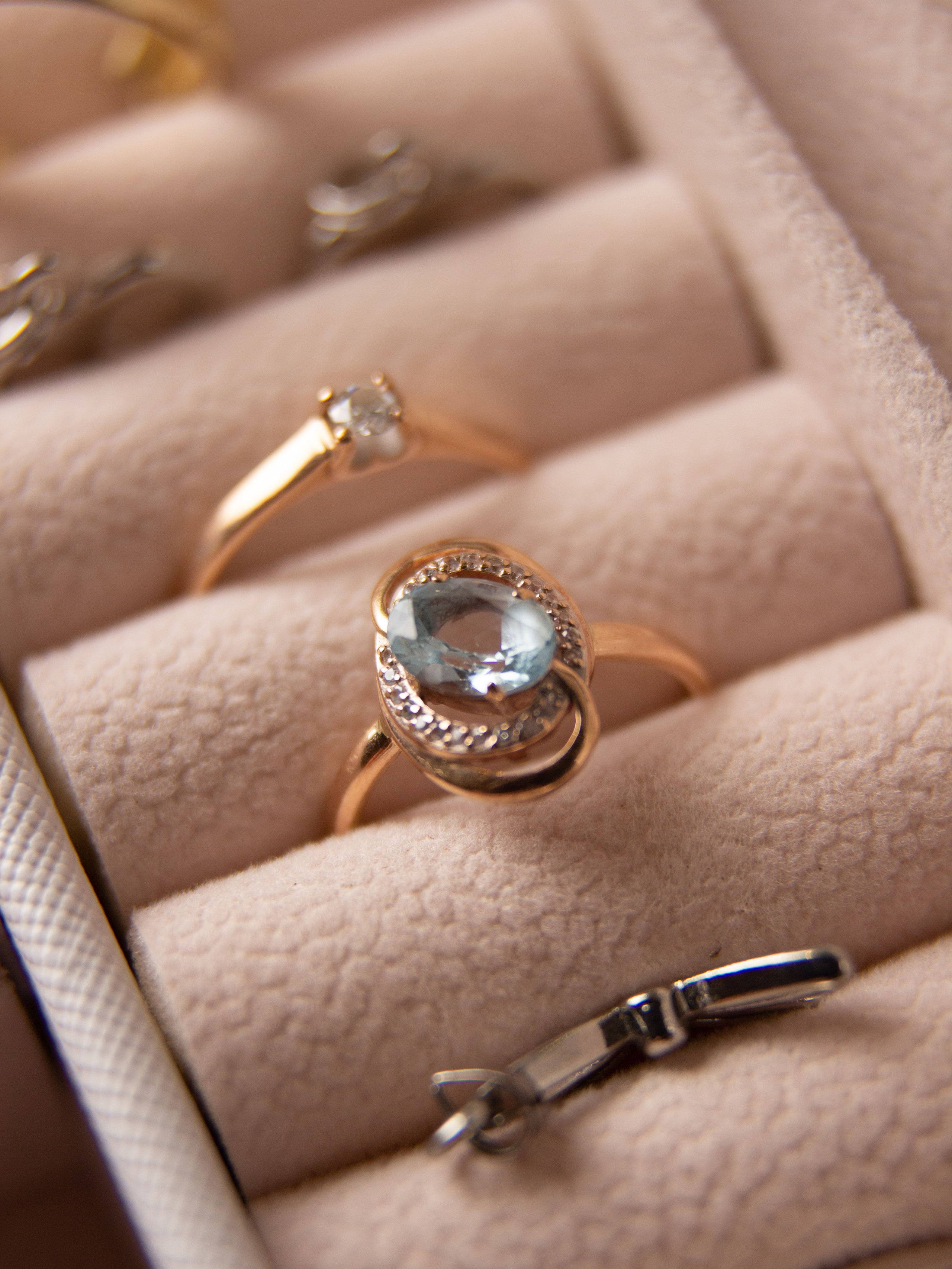 Шкатулка на сером. Александр Стряпунин — предметный фотограф в Улан-Удэ