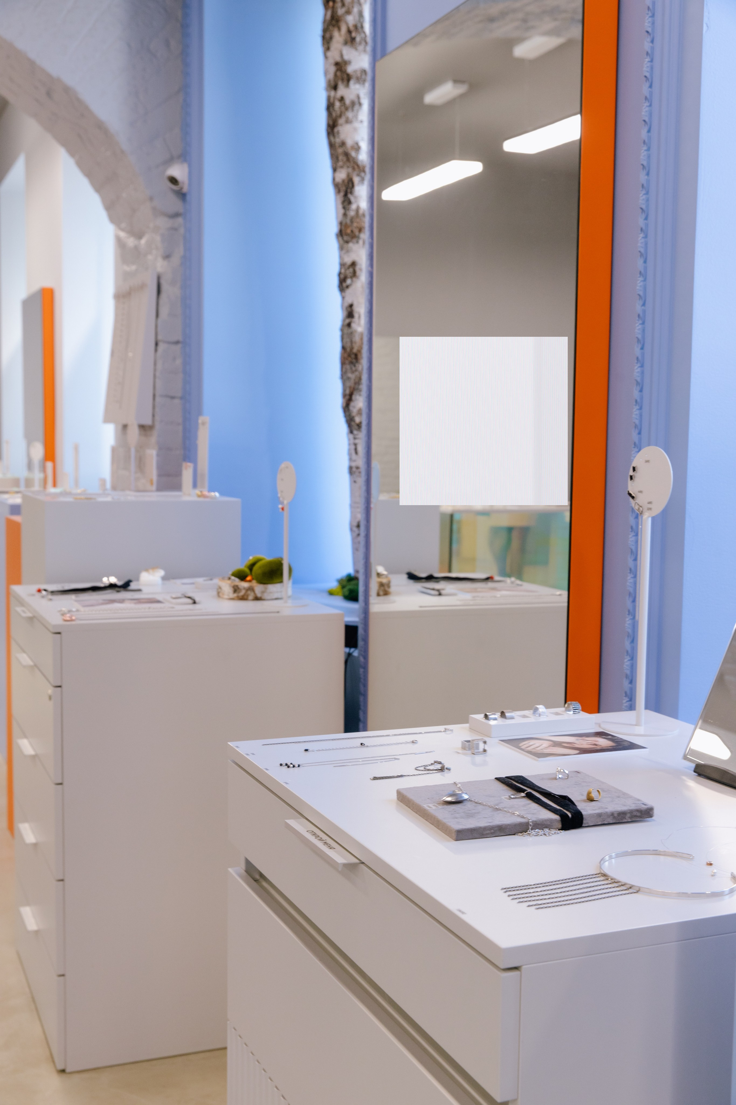 SBLESKOM ​Ювелирный салон Томск Ленина, 72. ГУДРУМ — Мебель на заказ в Томске | Кухни | Шкафы | Стулья и Столы