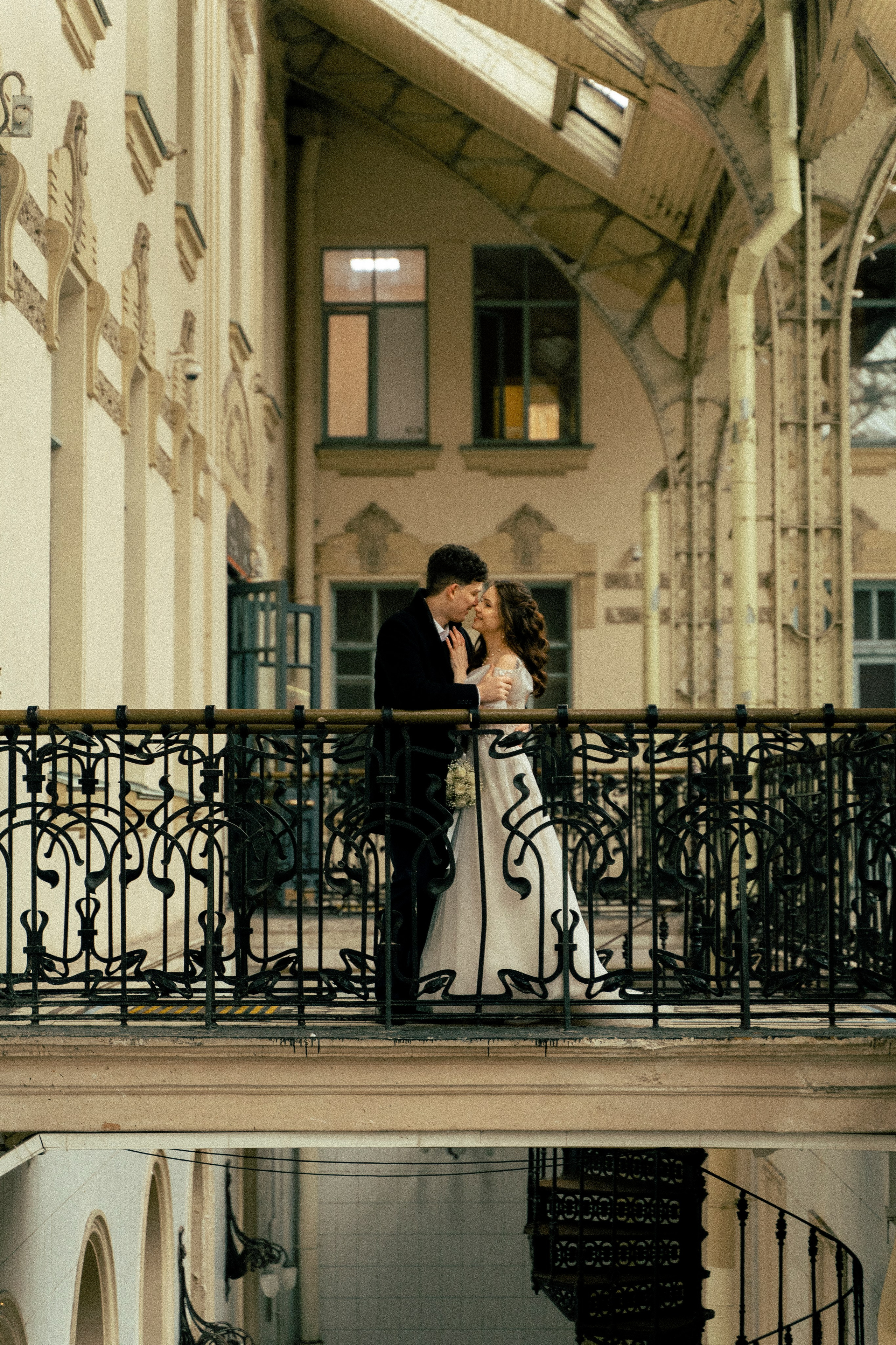 Любовь на Витебском вокзале. Professional photoartist in St. Petersburg (wedding, reportage, portrait, model book, love story) Alexander Shvedov