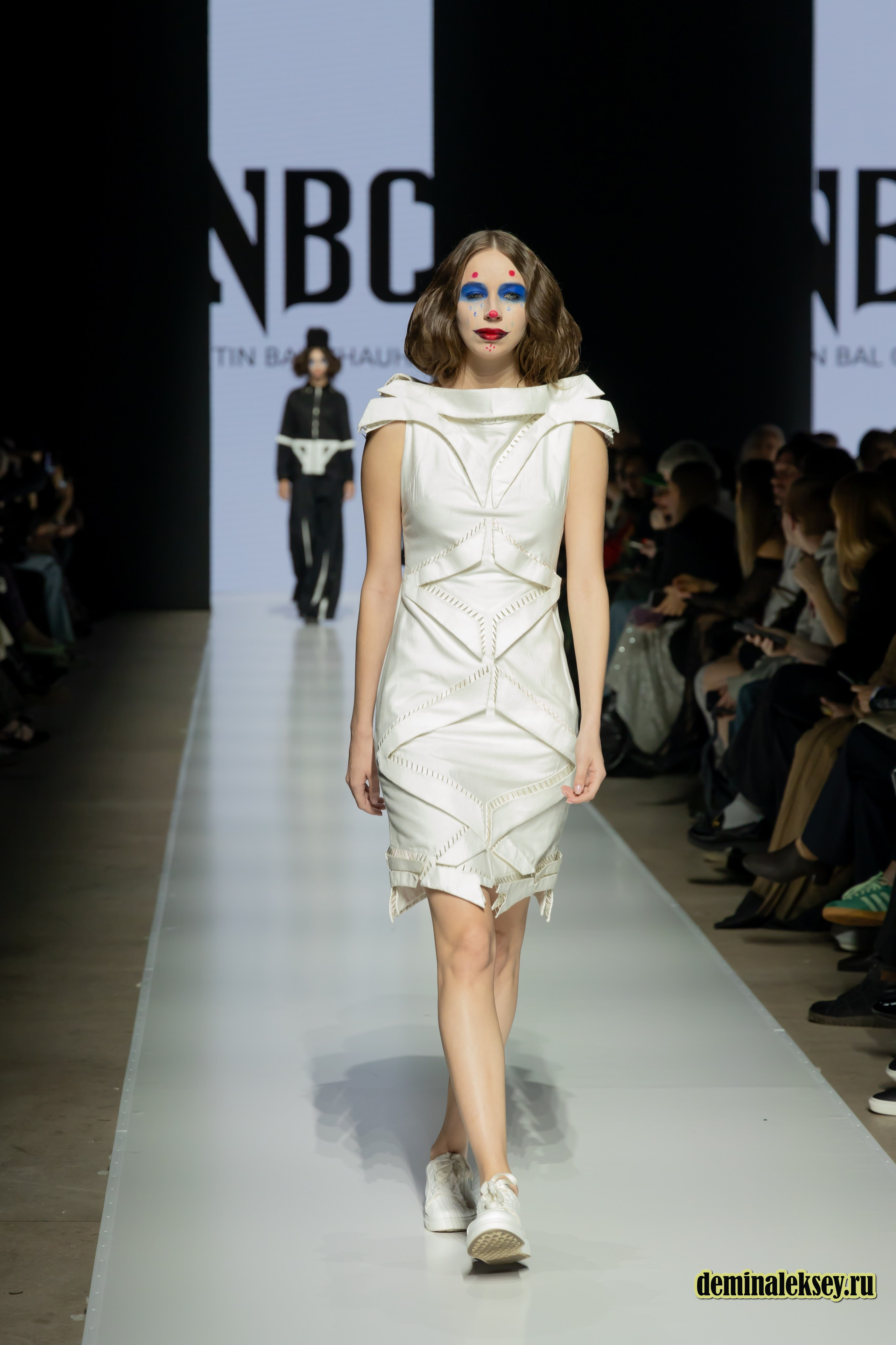 Московская неделя моды 2024 9 октября дизайнер NITIN BAL CHAHUAN presented by Fashion Design Council of India. Репортажный, семейный и студийный фотограф в Москве Демин Алексей