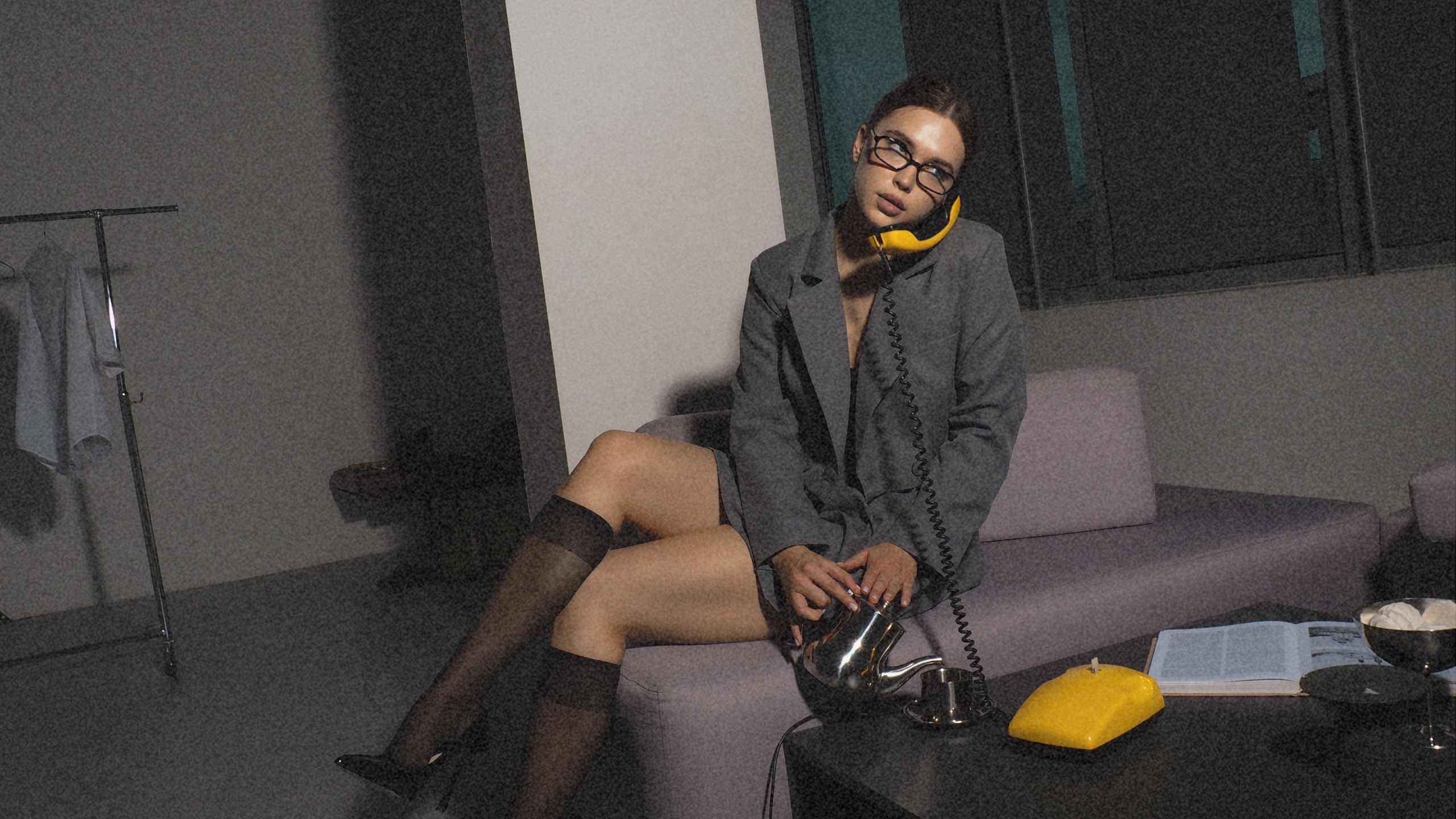 Office siren. Креативный визуал * фотограф спб * контент мейкер