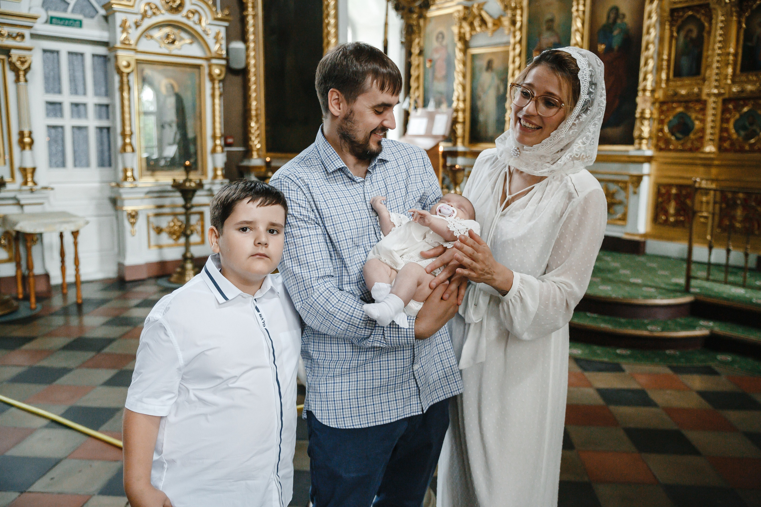 Крещение в храме Спаса Нерукотворного Образа в Б.Свинорье Г.Москвы. Фотограф на Крещение Москва