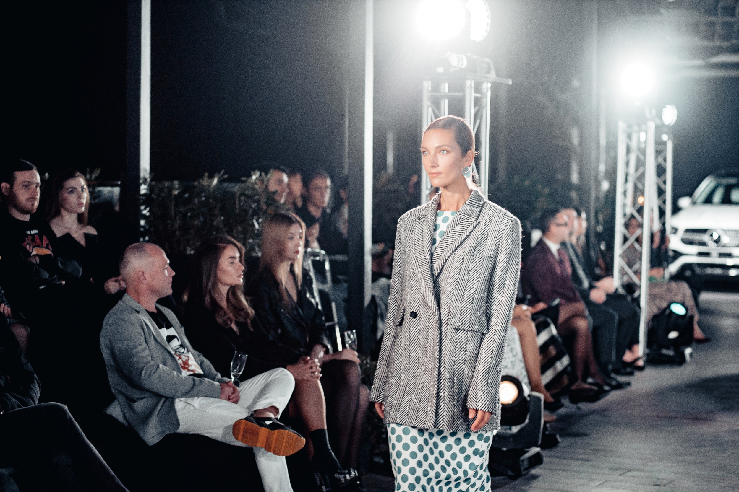 Закрытый показ дизайнера Ansel в рамках осеннего сезона…. RetroChic Фото