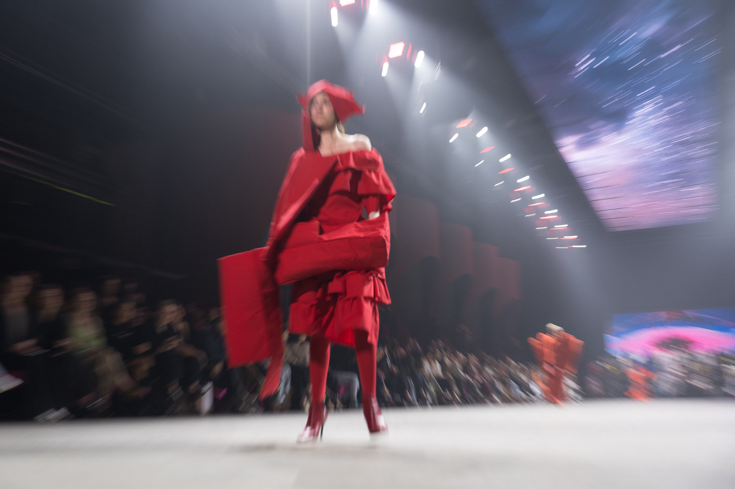 Показ Школы дизайна НИУ ВШЭ. Фотограф Николай Прокофьев модельные тесты в Москве