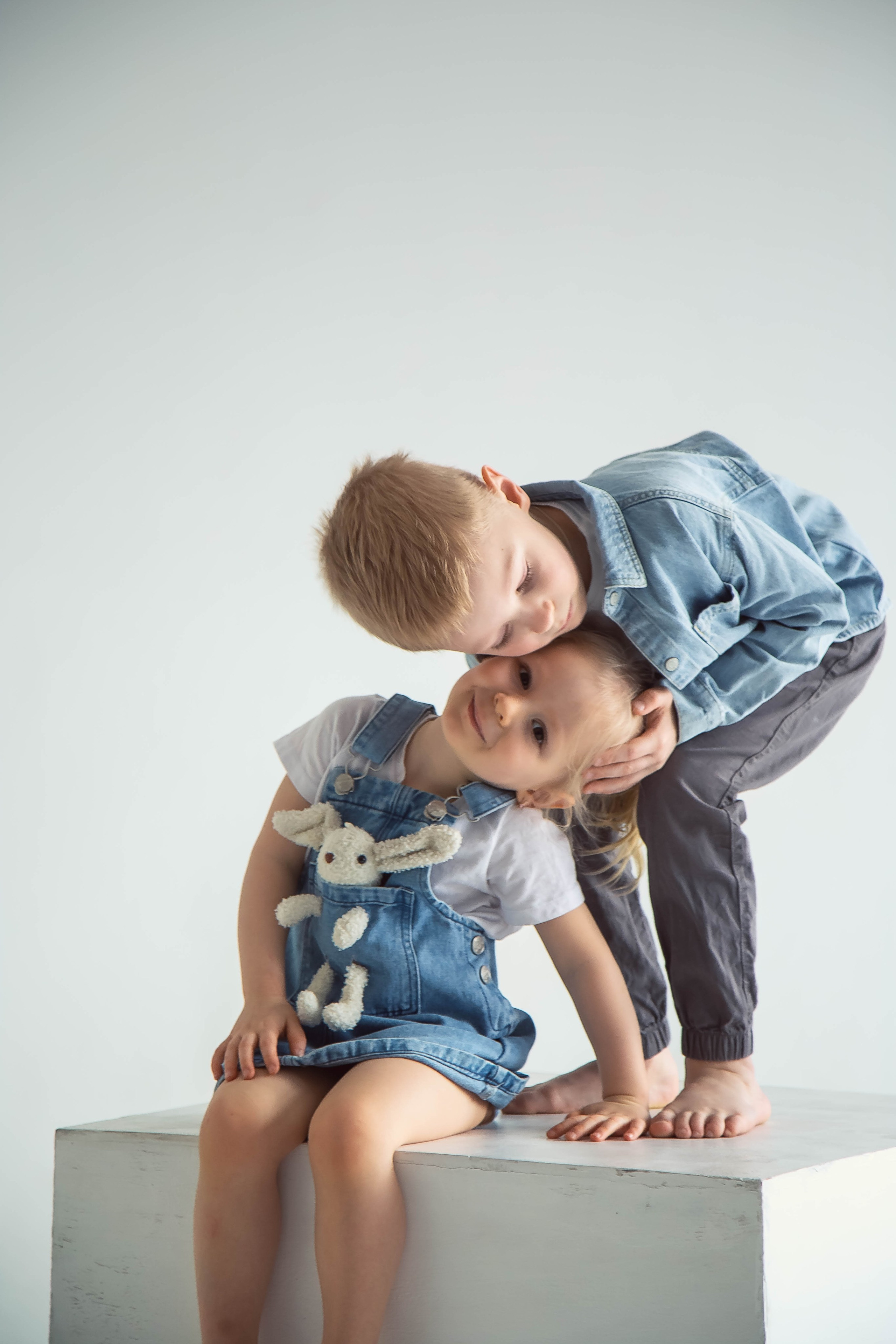 Семейная фотосессия в студии в Москве. Семейный фотограф в Москве Влада Лунина