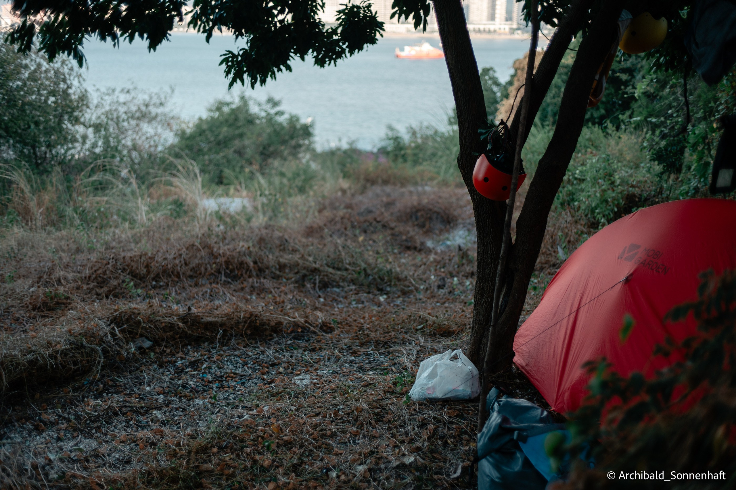Kayaking in Huizhou, China. Photographer in Guangzhou, China. Archibald Sonnenhaft