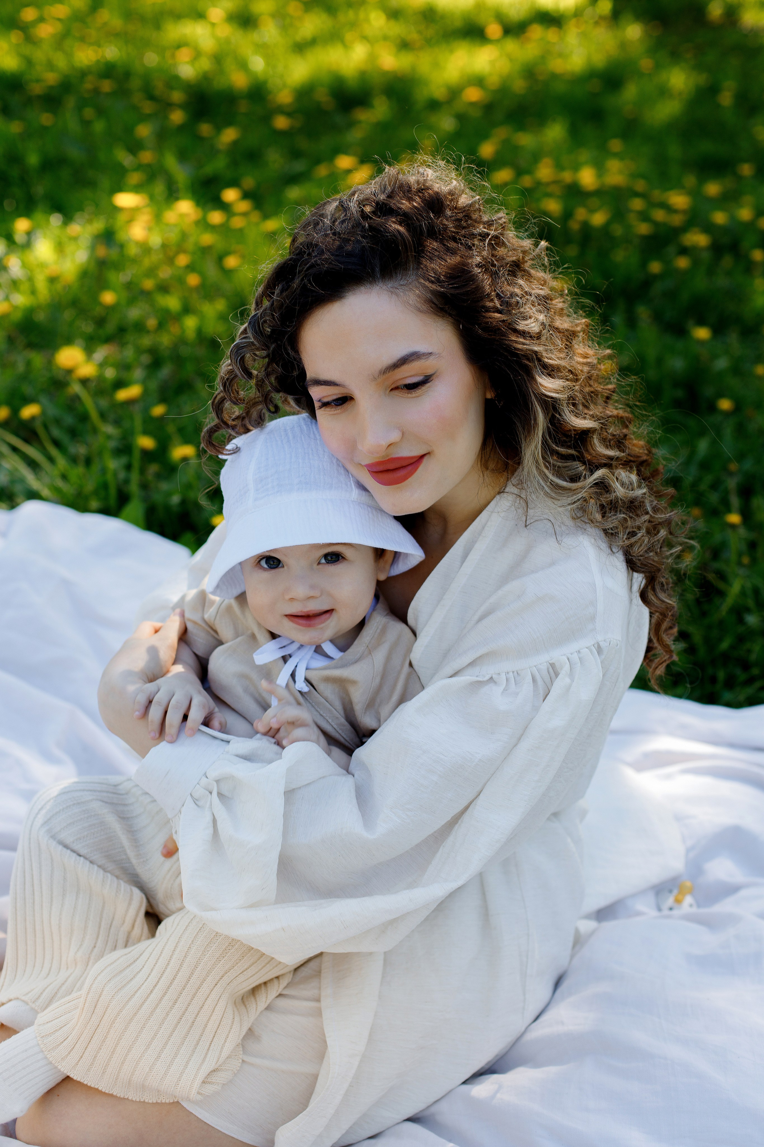 Семейная фотосессия на природе ко дню рождения. Фотограф Александра Сыщенко