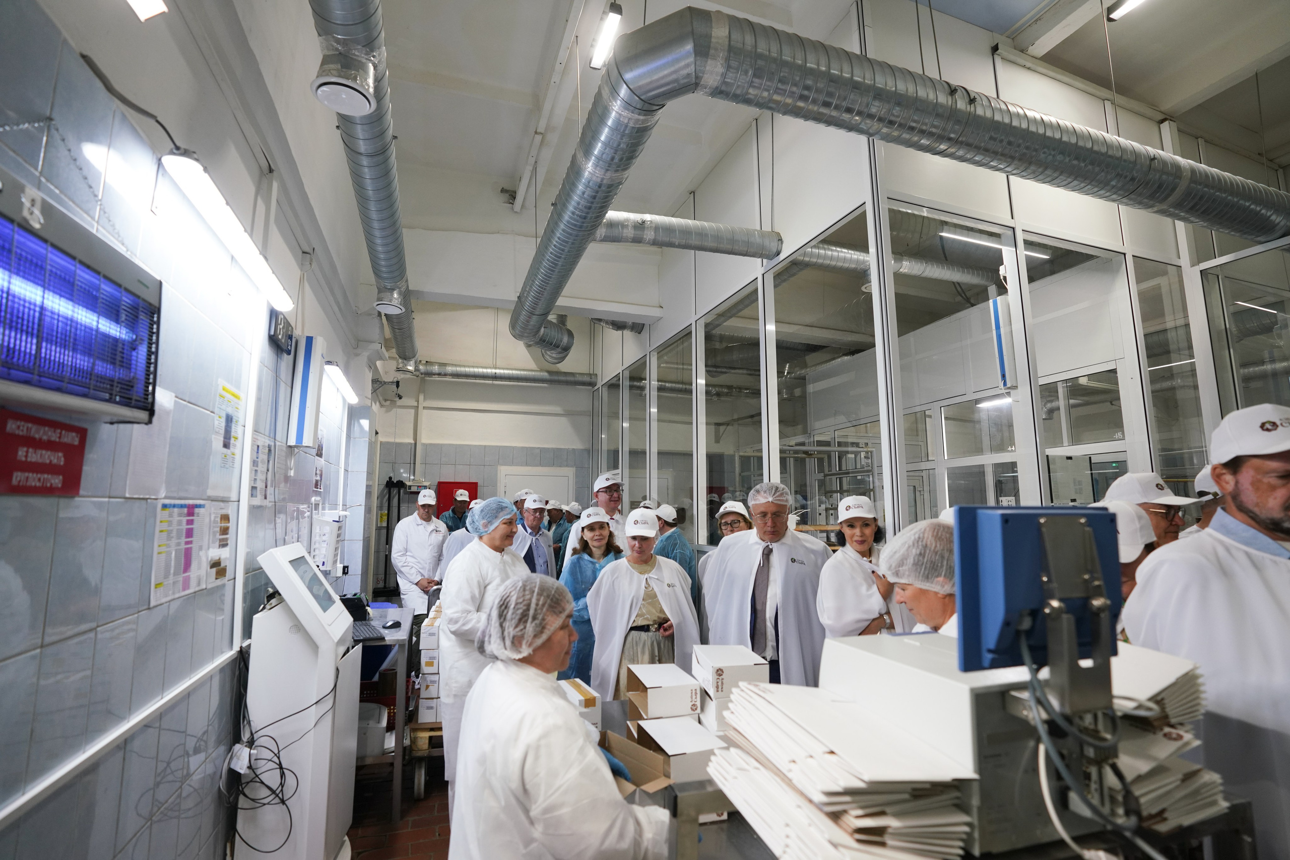 Съемка делегации на заводе Азбука сыра. Фотограф Казань