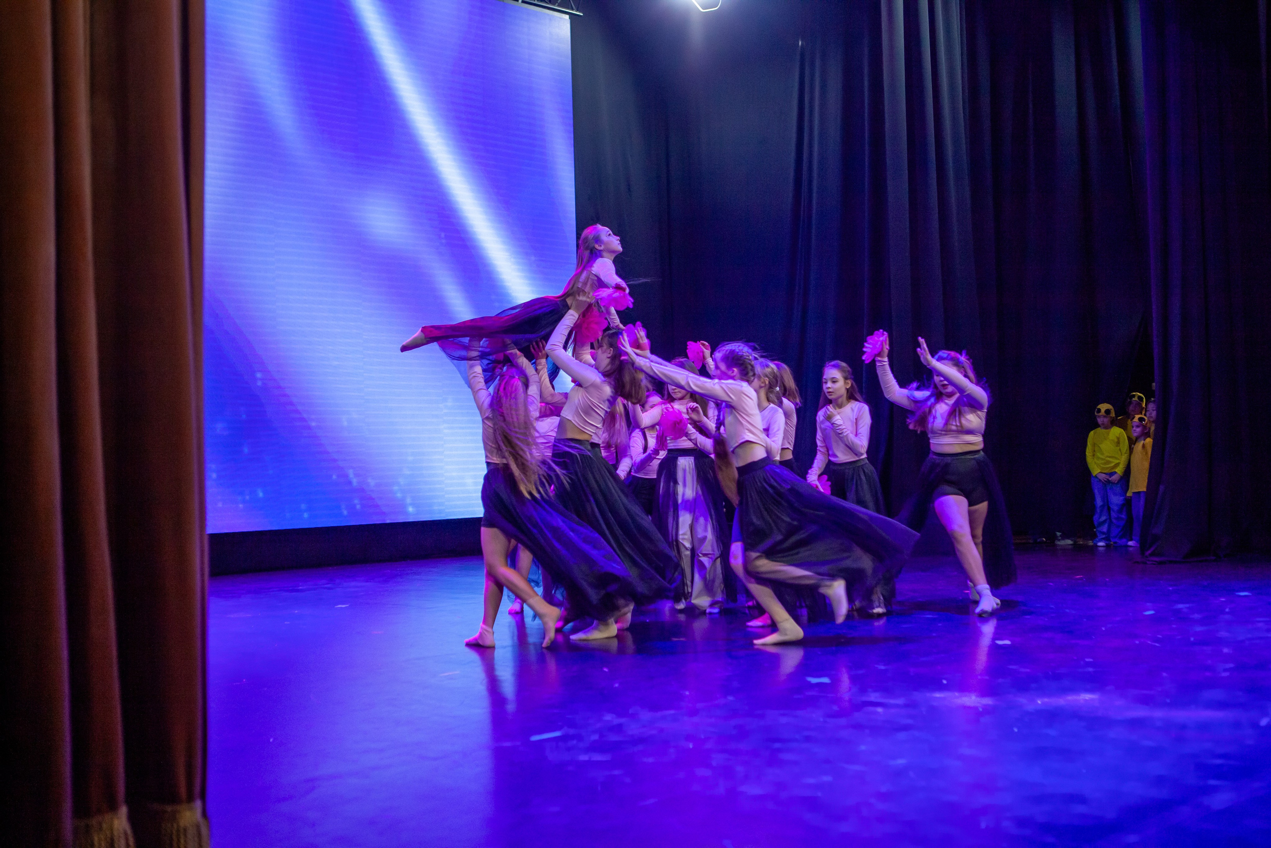 Концерт детской танцевальной школы. Репортажный, семейный, свадебный, портретный фотограф