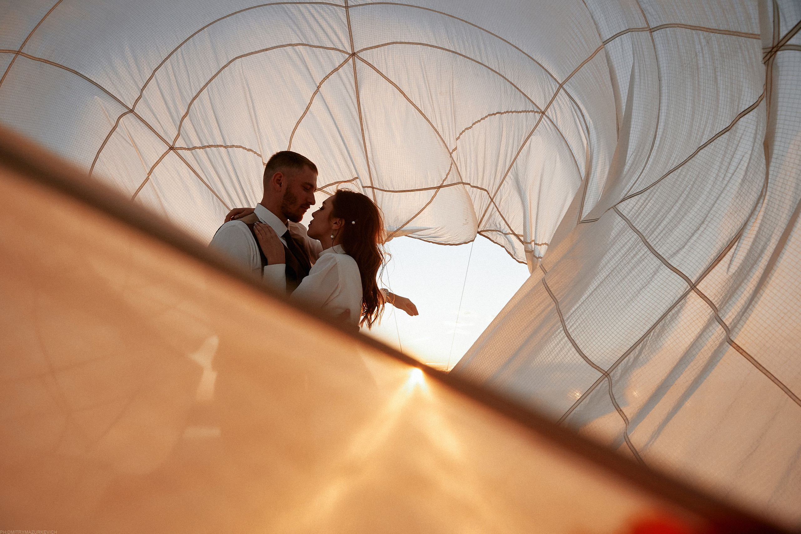 PARACHUTE. Дмитрий Мазуркевич: Профессиональный Репортажный Фотограф