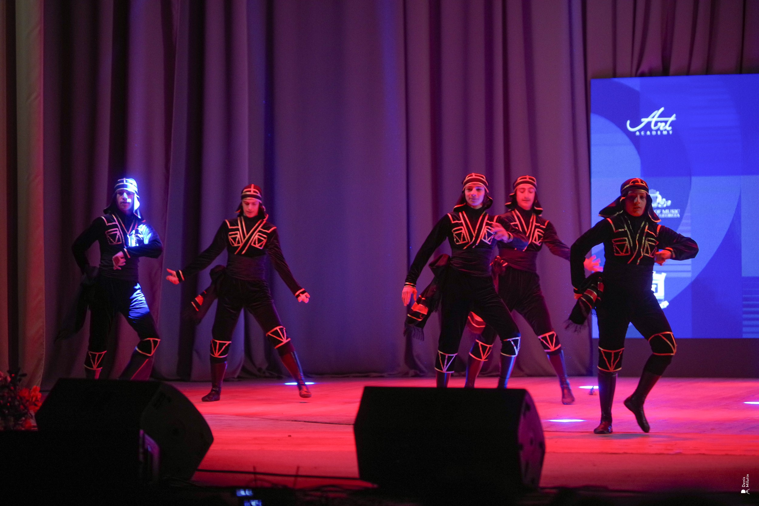 Танцы в Хоби. Портретный фотограф Денис Милютин