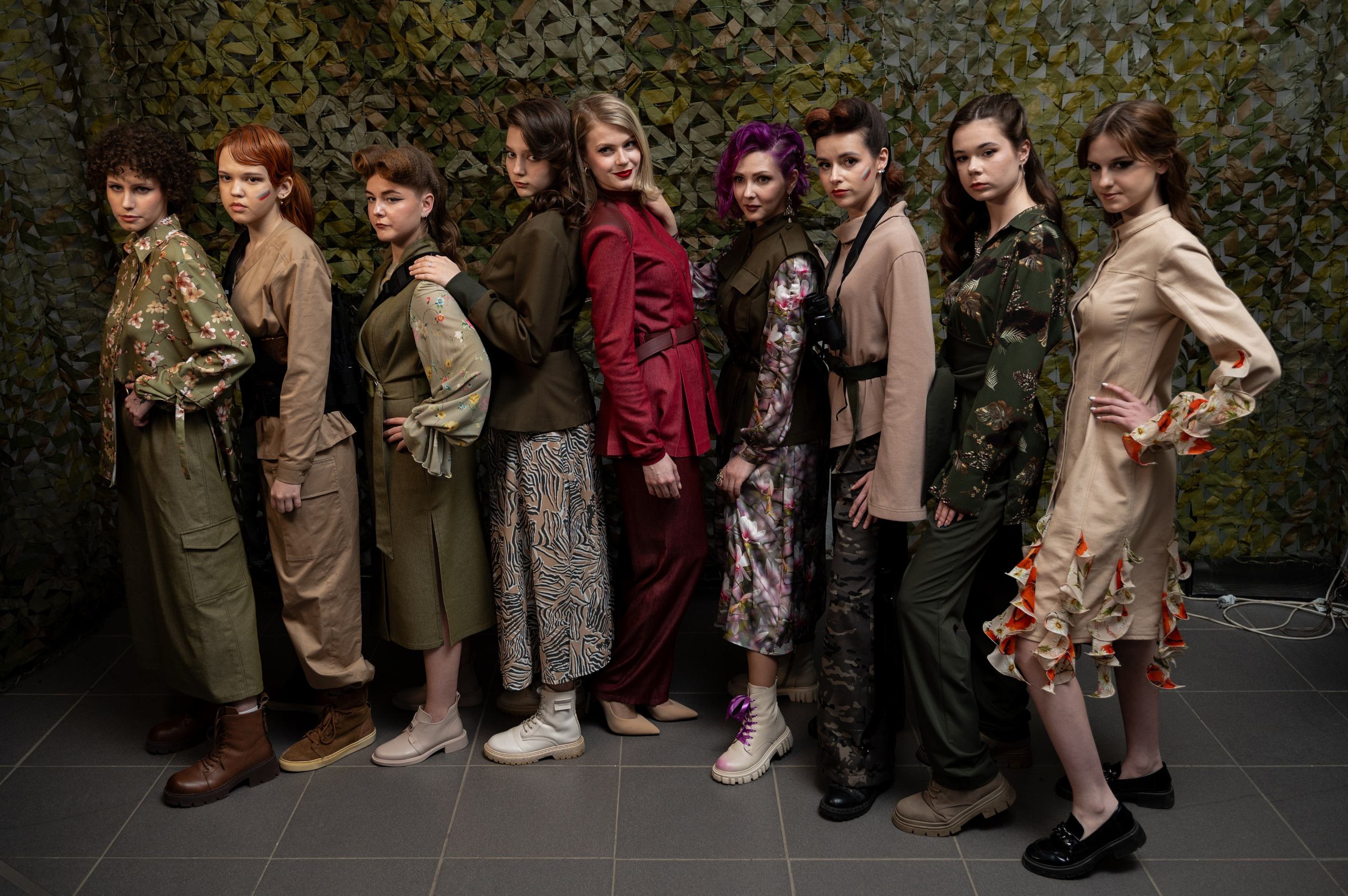 Закрытый показ милитари «Своя трансформация» дизайнера Юлии Бойченко | 24.04.2025. Фотограф в Омске Елизавета Кириллова