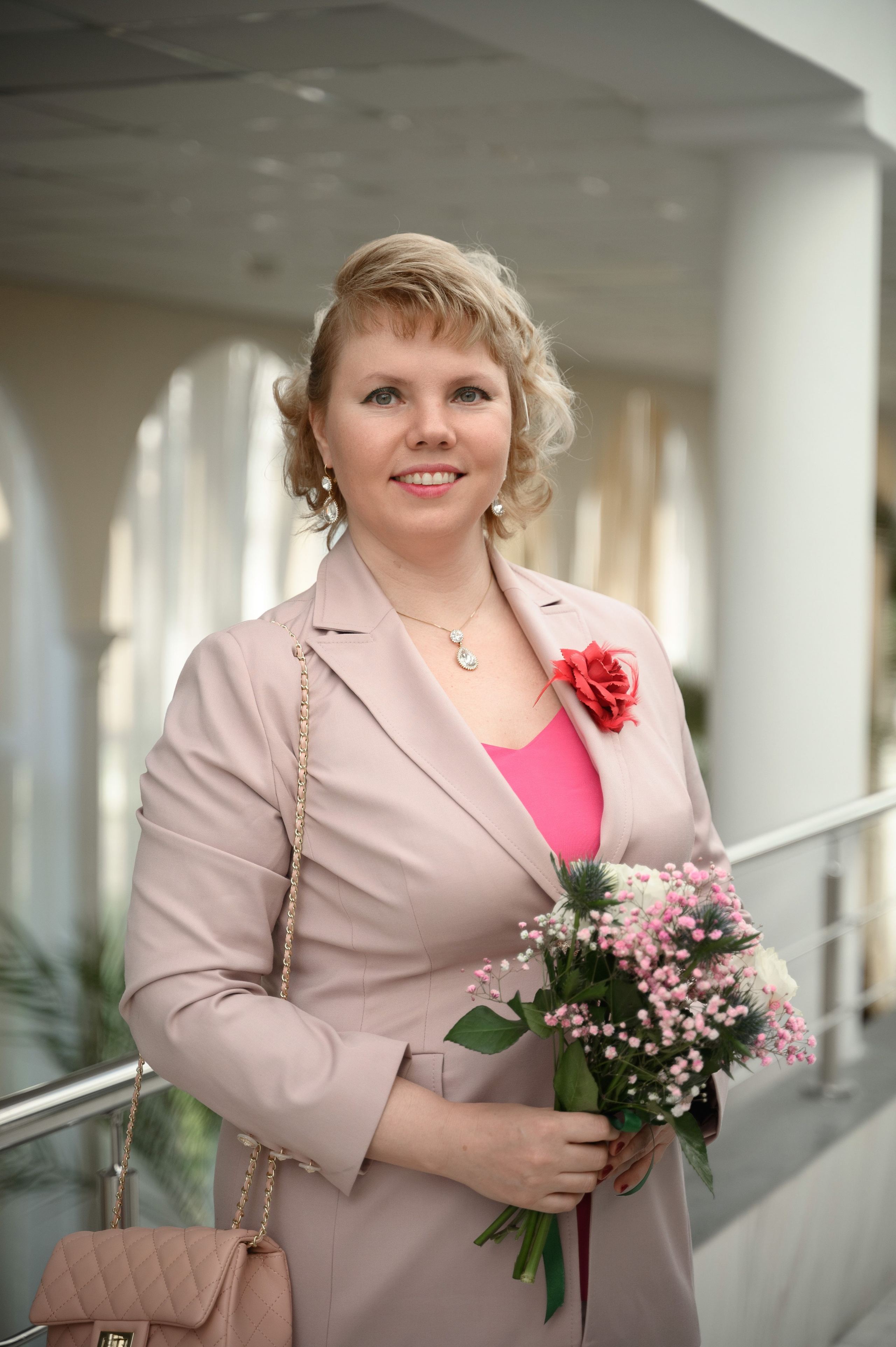 Фотосъёмка свадьбы и ретушь фотографий в ЗАГСе Выборгского района.