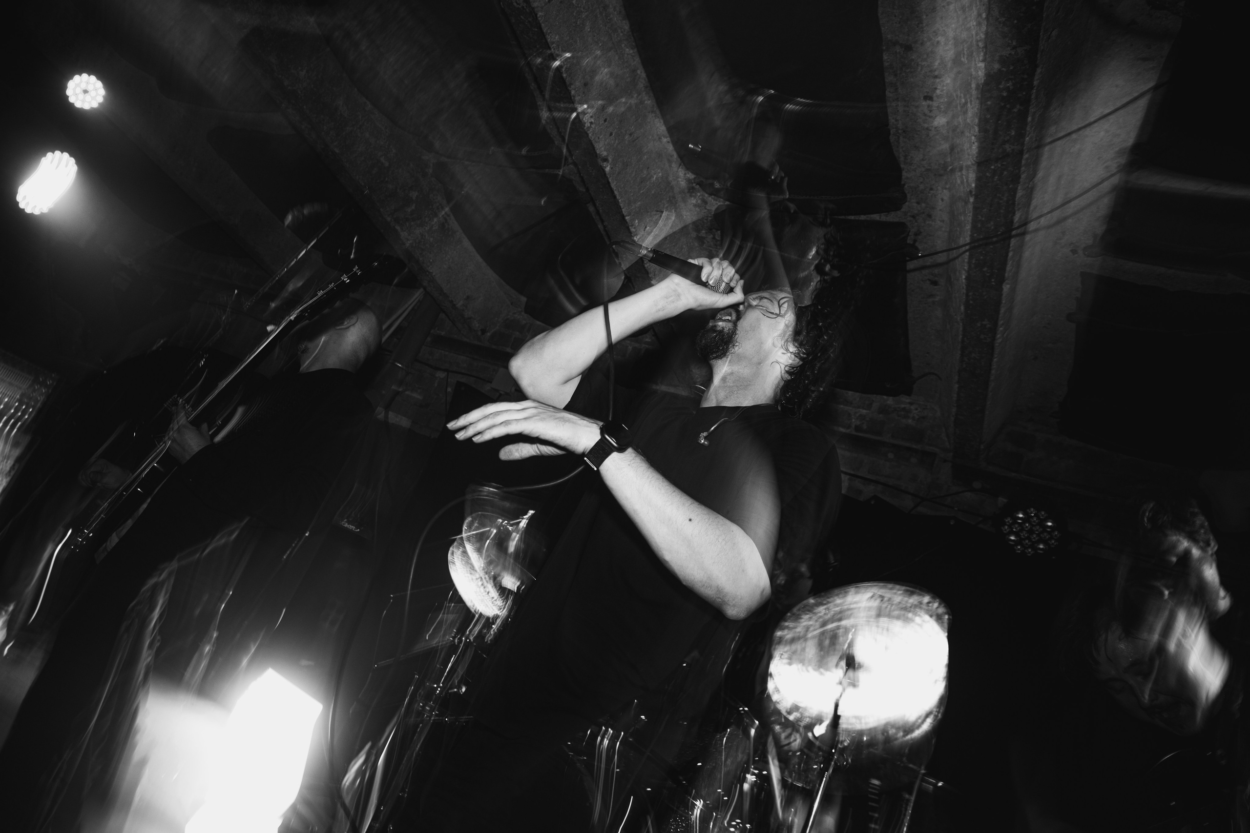 Laugar & Шумы Штормовых Широт & Пожары На Дальнем Севере 11.10.2025. Репортажный фотограф в Москве Legiodot