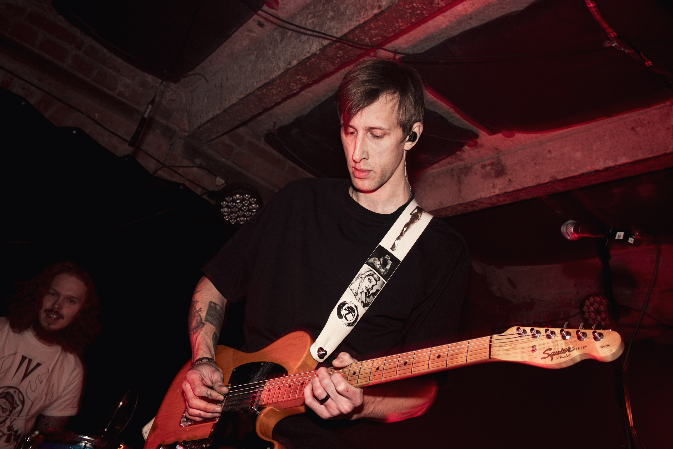 Laugar & Шумы Штормовых Широт & Пожары На Дальнем Севере 11.10.2025. Репортажный фотограф в Москве Legiodot