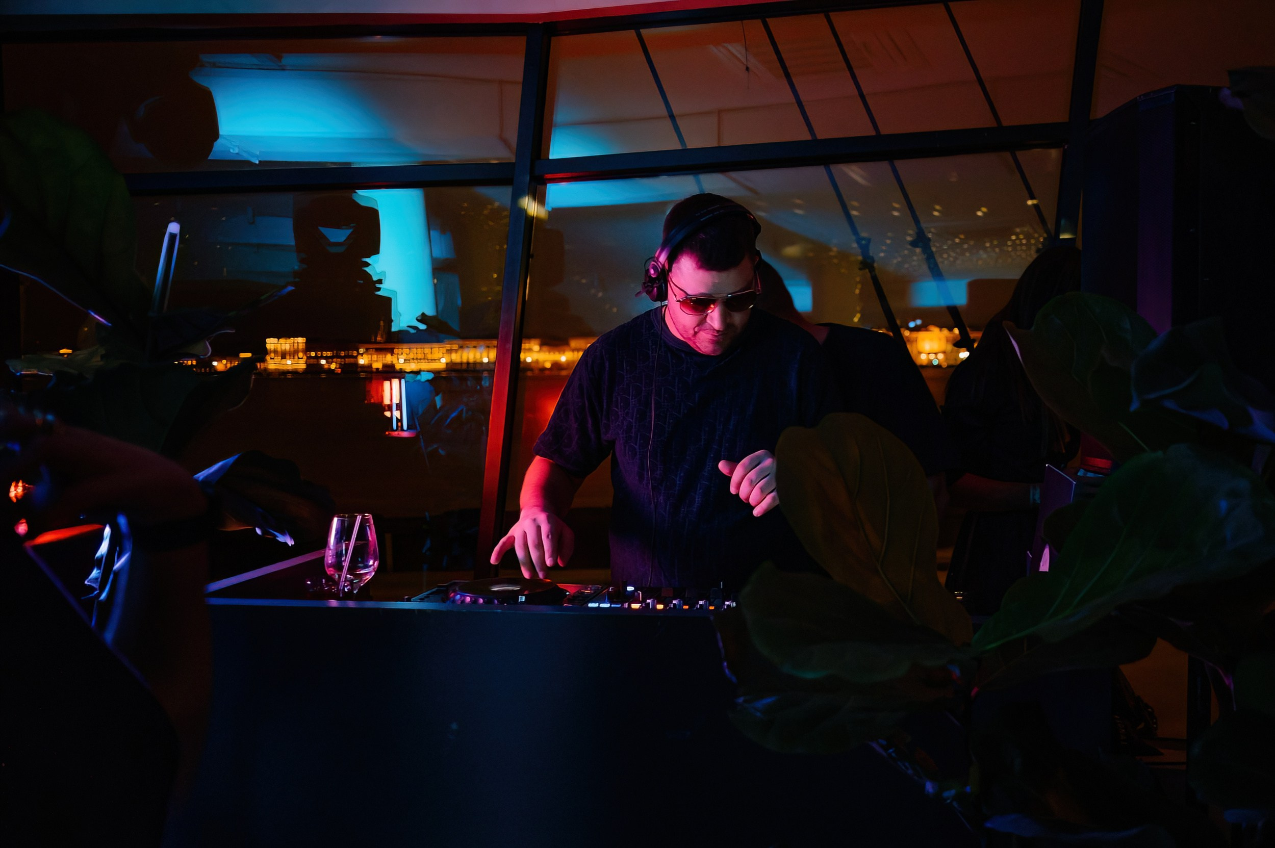 День Рождения DJ Андрей Вакуленко в Магадан. Коммерческий фотограф в Санкт-Петербурге Анна Кобзарь