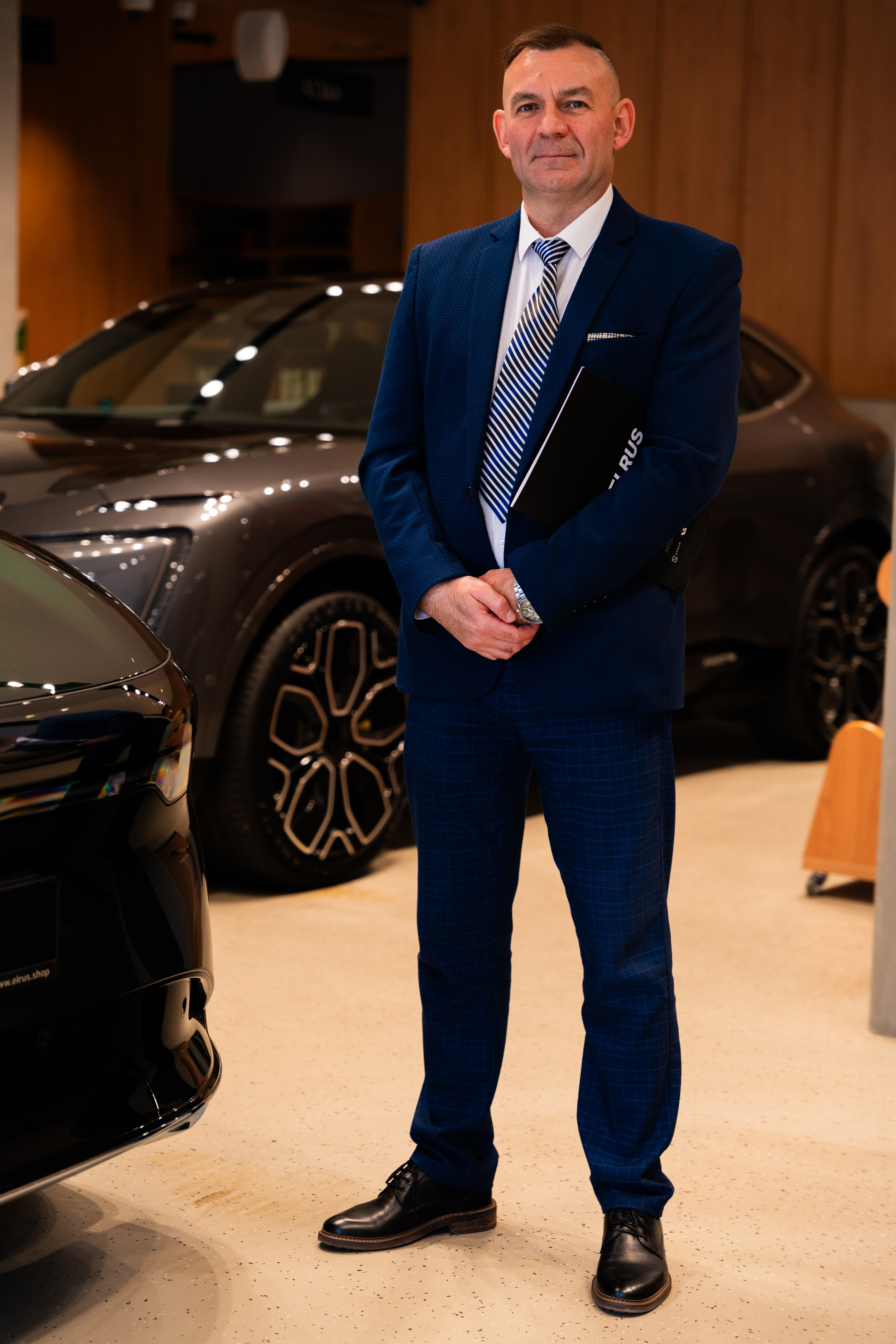 Интерьерная фотосъемка автосалона Elrus в Краснодаре. Zeekr, LiXiang Профессиональная фотосъемка интерьера премиум-автосалона в Краснодаре. Шедевры для Вас! Фотограф и Видеограф в Краснодаре Пахиев Руслан