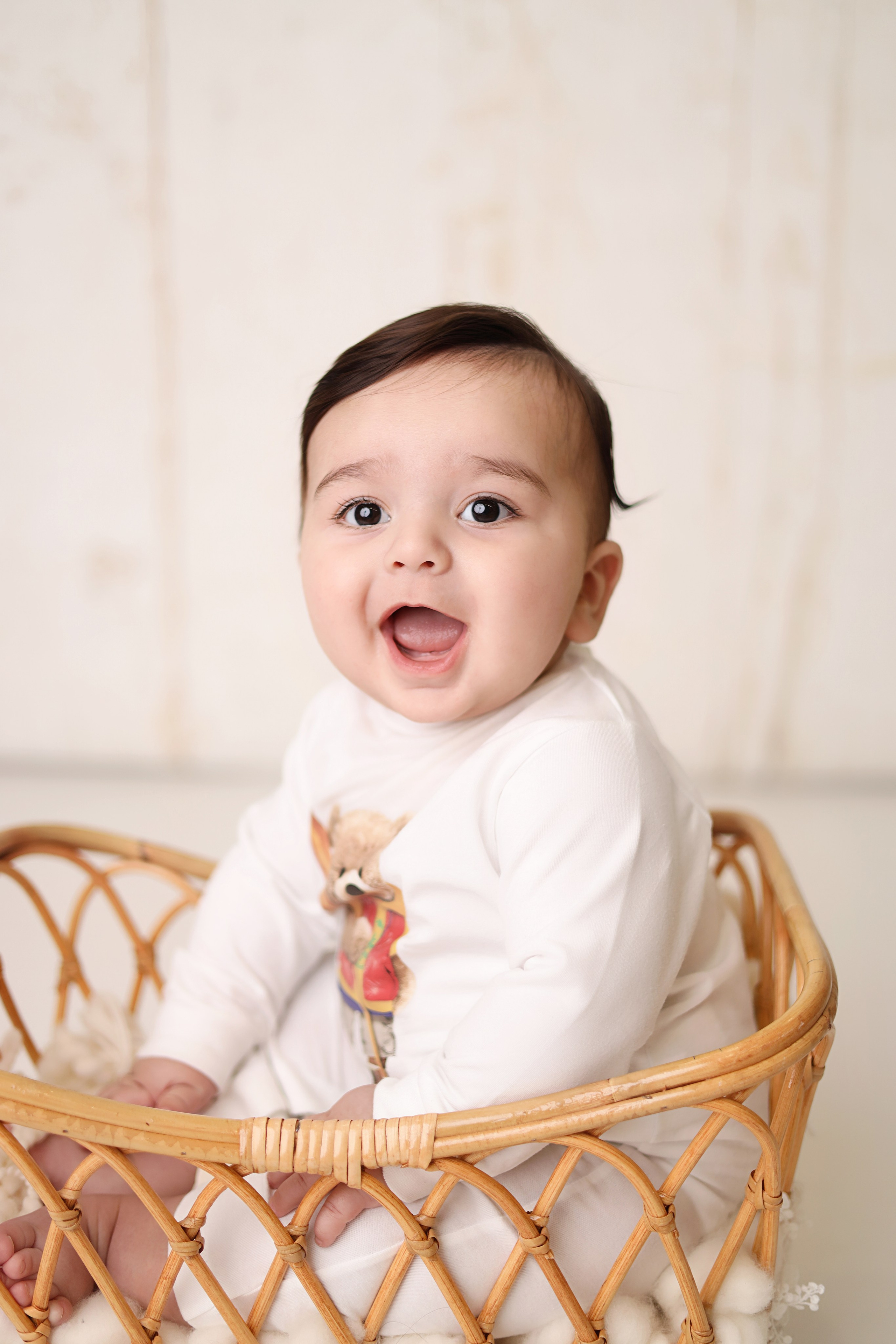 Азнавуру 6 месяцев. Фотограф новорожденных Москва. Ньюборн фотограф Москва