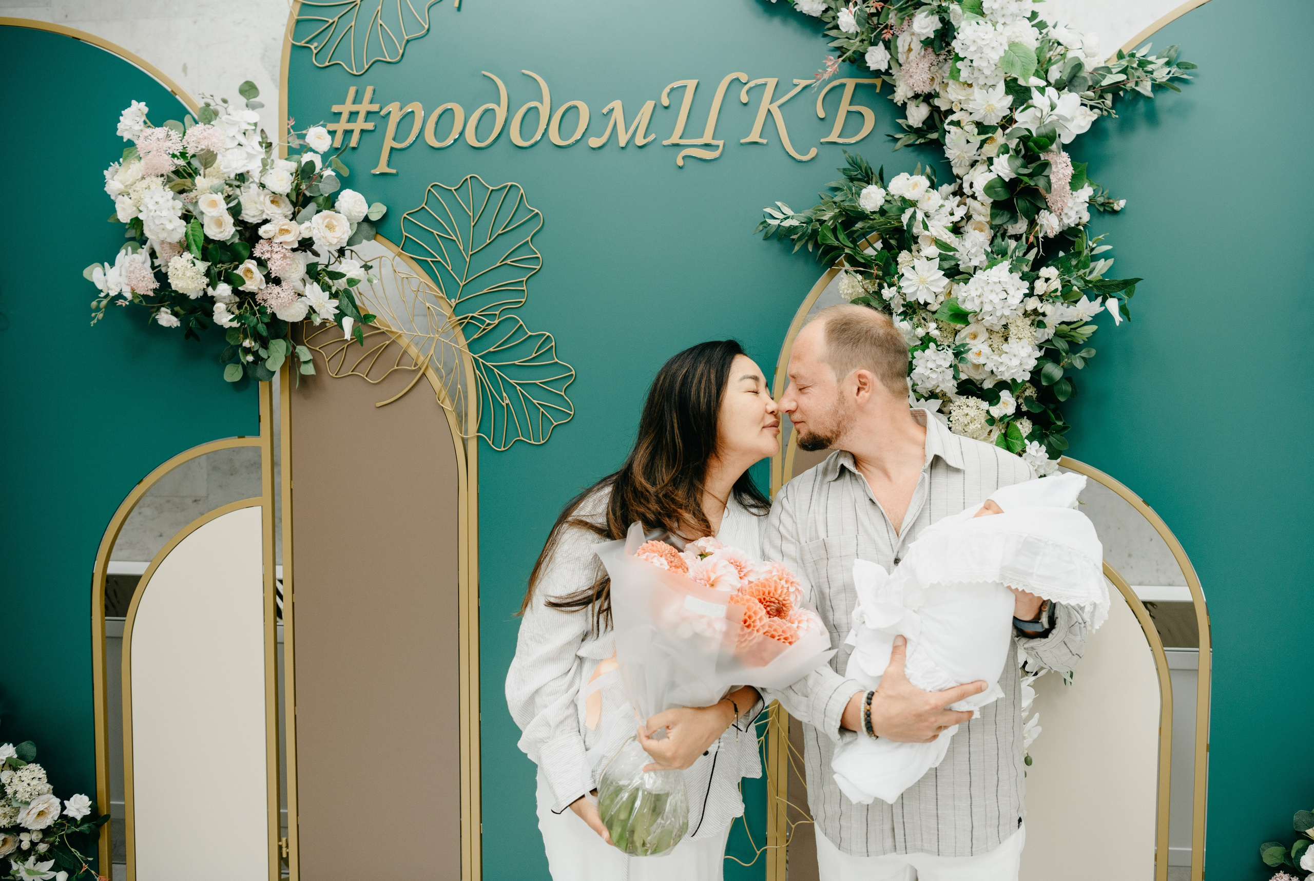 Выписка Паулины. ЦКБ. Фотограф на выписку из роддома в Москве и МО