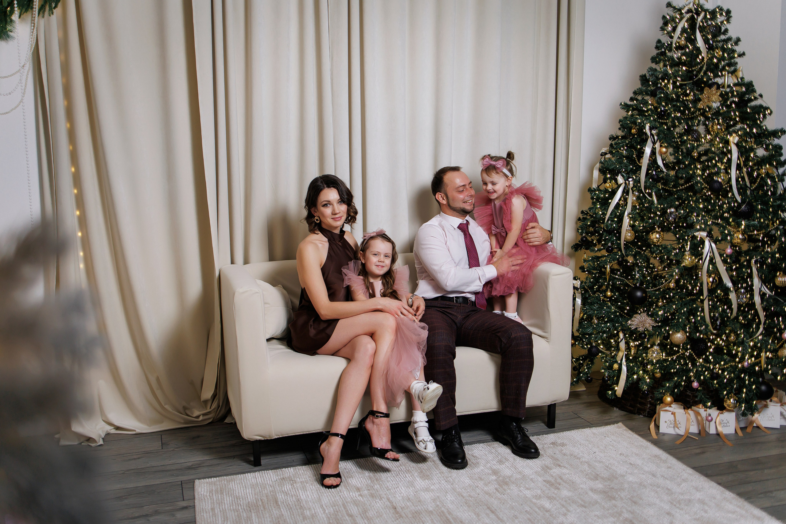 Ваши фотографии. Интерьерная фотостудия Background в Омске