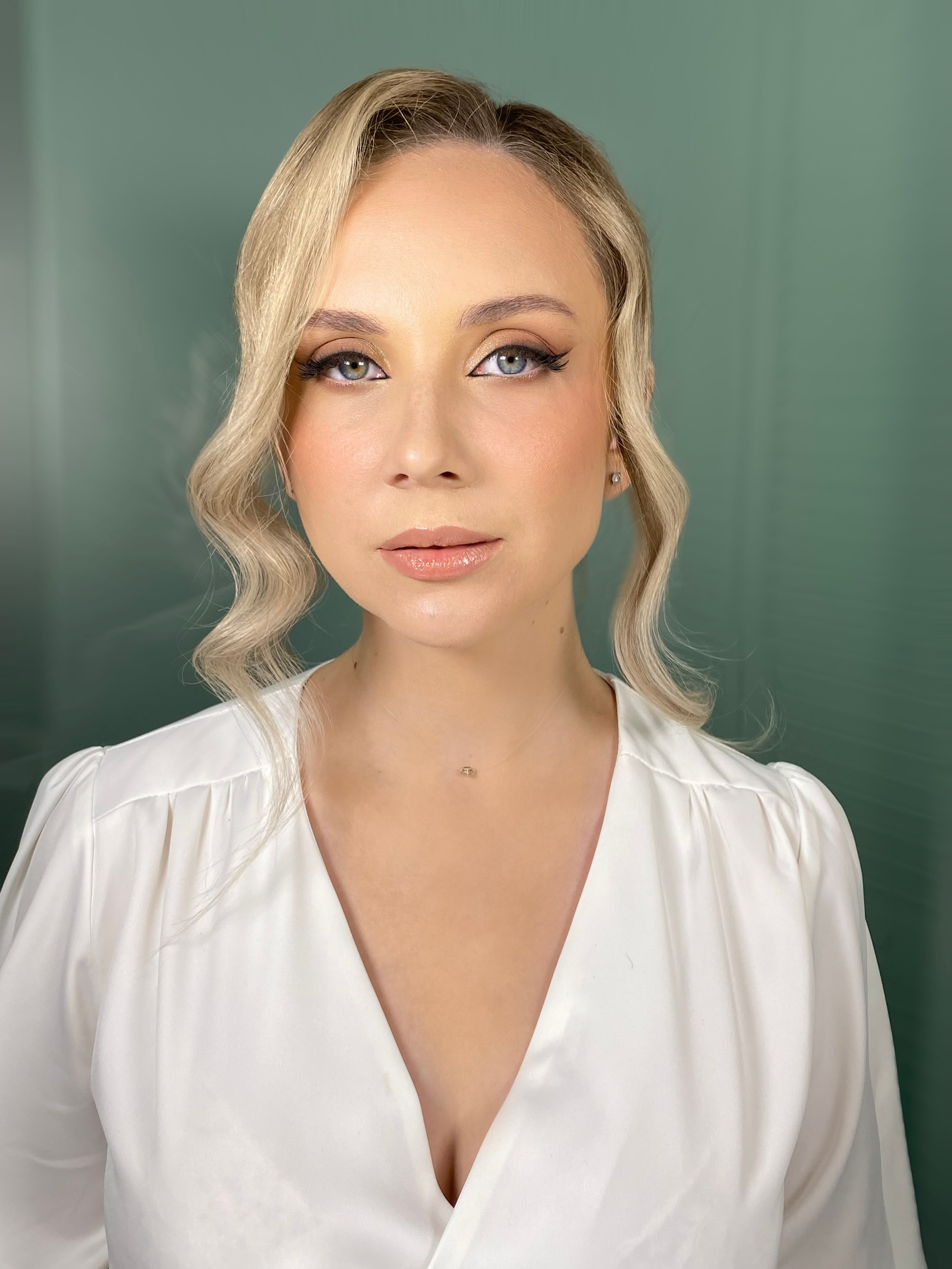 Свадебный образ макияж для невест Москве. СВАДЕБНЫЙ ВИЗАЖИСТ-СТИЛИСТ В МОСКВЕ ПРИЧЕСКИ МАКИЯЖ БРОВИ ВЫЕЗД