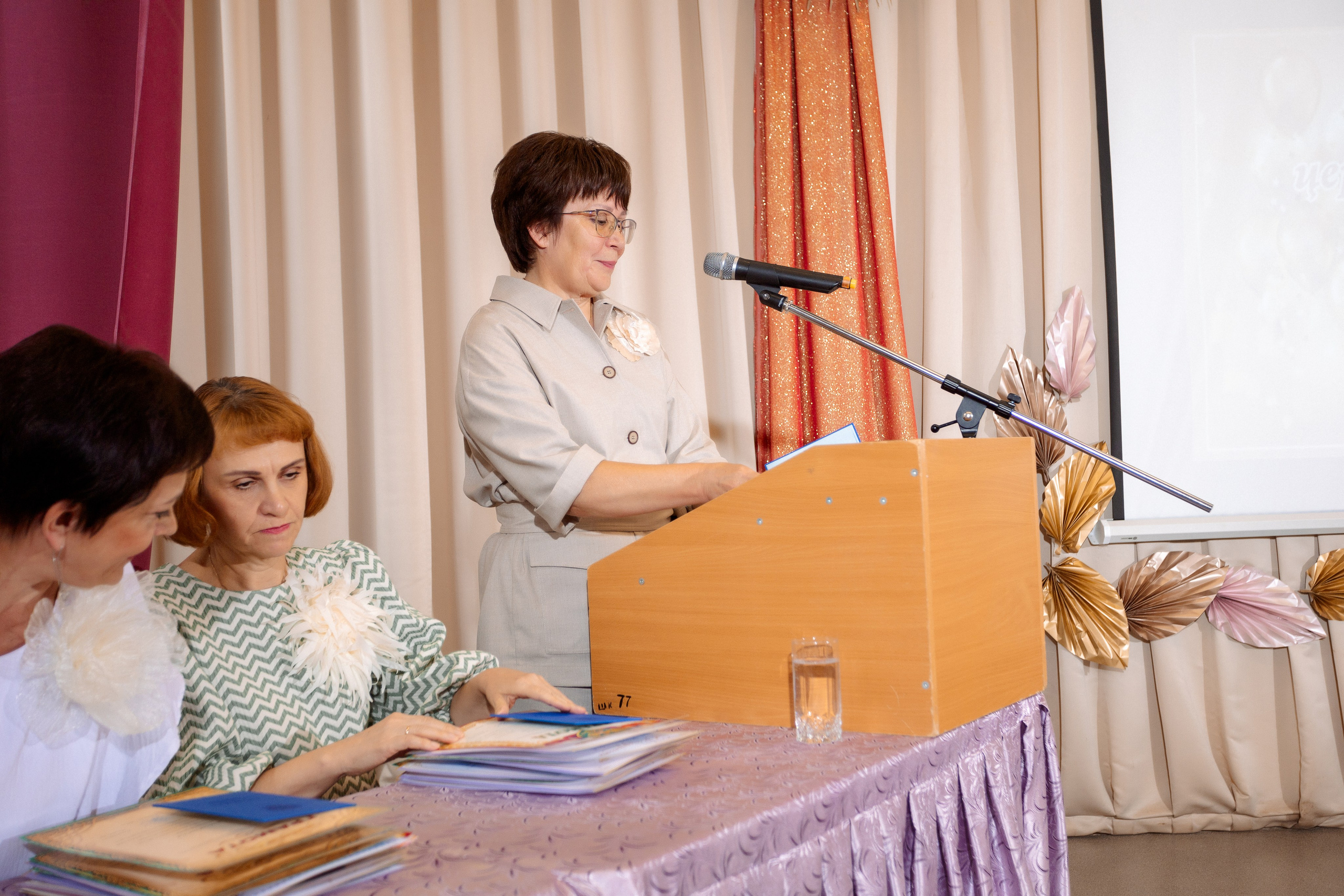ВРУЧЕНИЕ АТТЕСТАТОВ: Пример. Все фото. Профессиональный фотограф в Ижевске Леша Петров