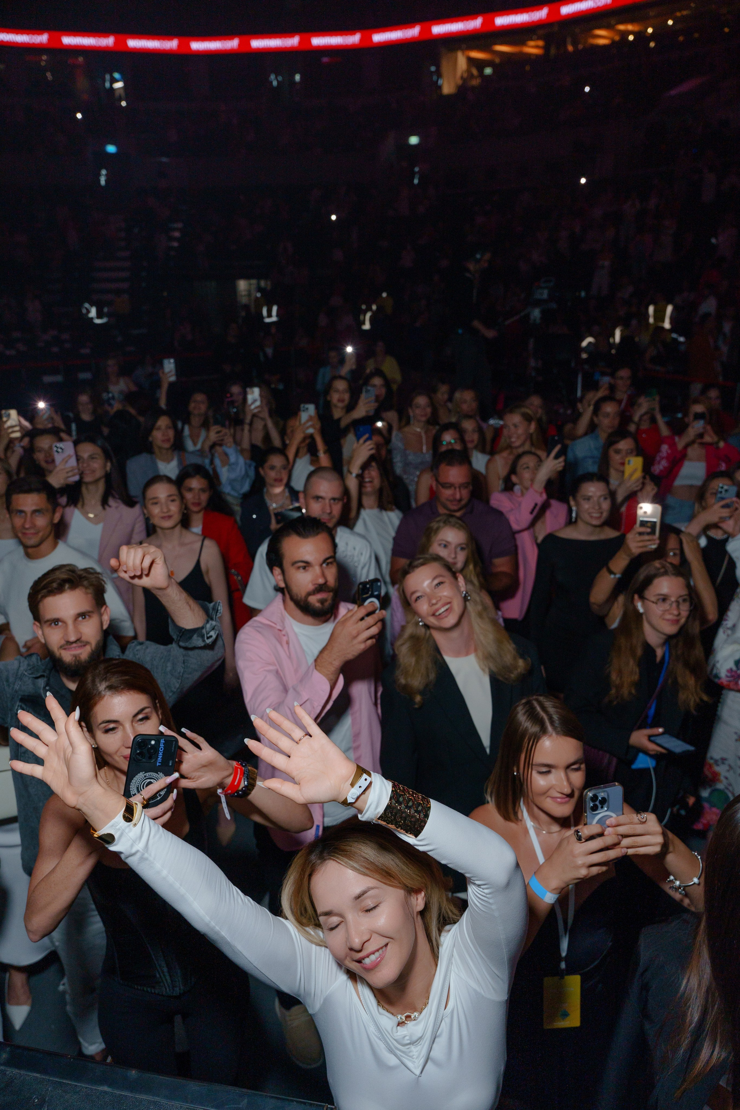 Фотограф на самую масштабную женскую конференцию в России WomenConf. Репортажный фотограф Москва Сергей Дружинин
