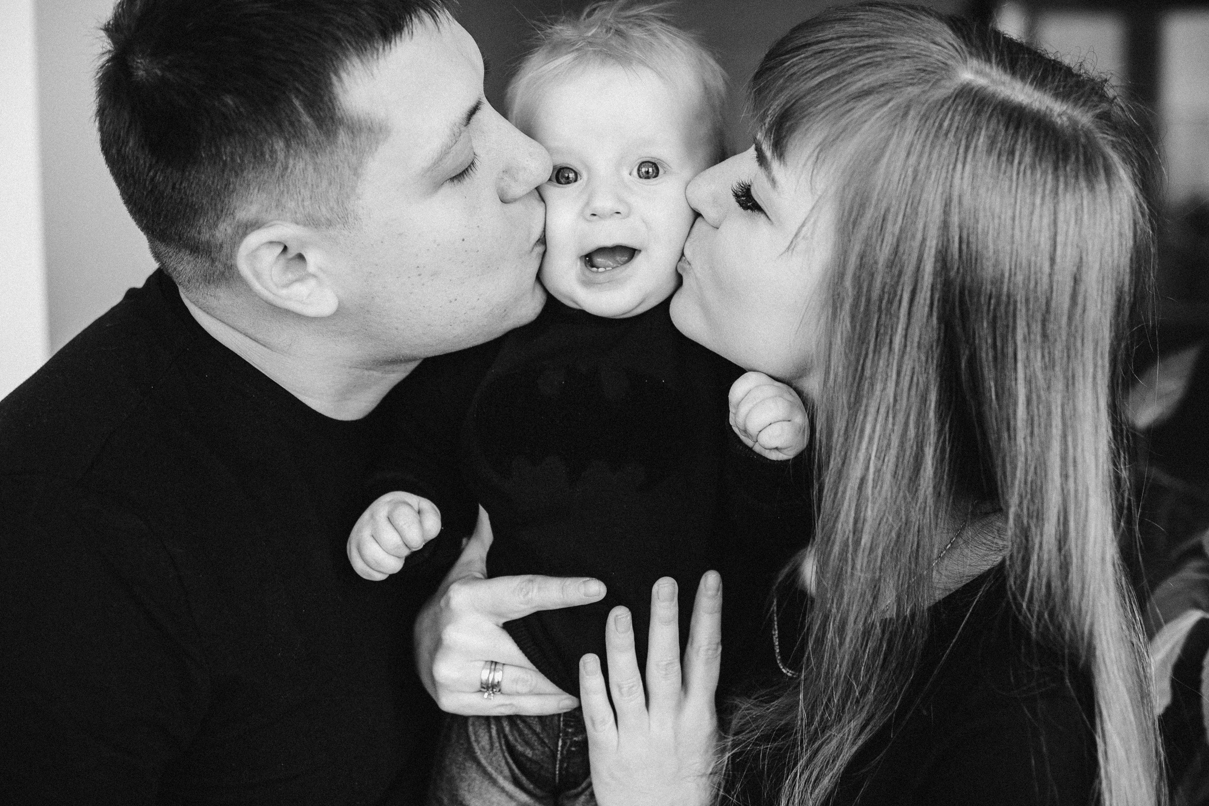 Эти крохотные ножки можно вечно целовать!. Душевный фотограф Ваших самых ярких событий Марина Погребняк