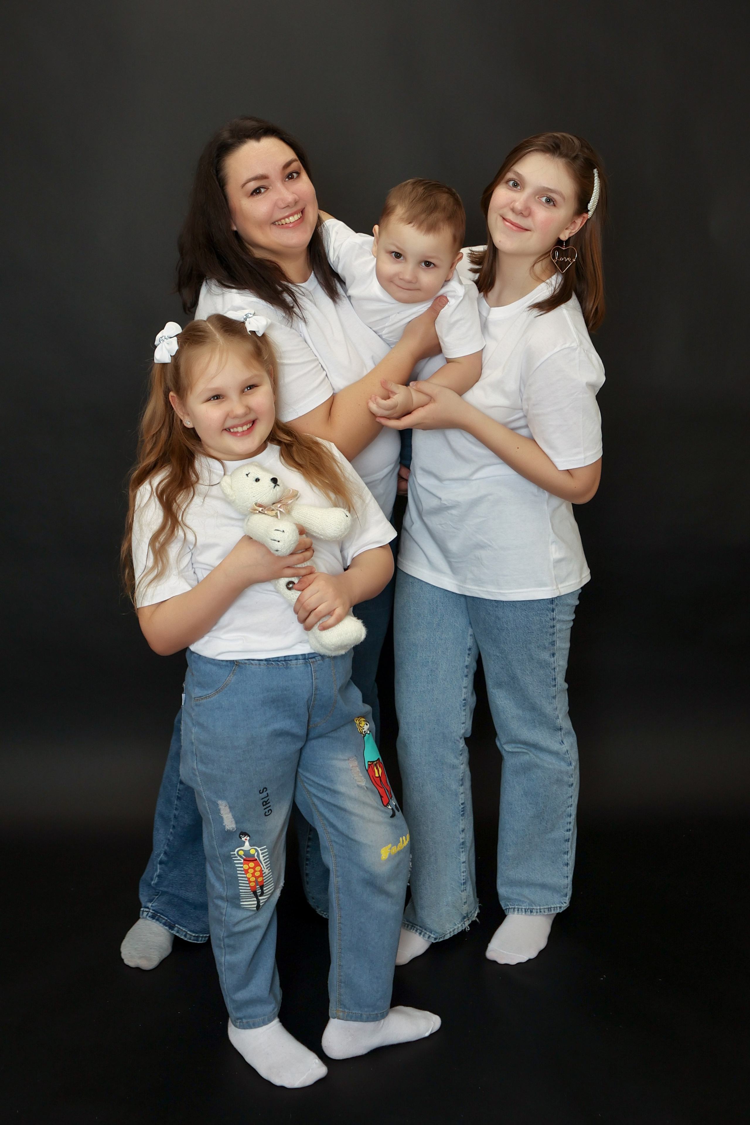 Фото с родителями на однотонных фонах. Фотограф новорожденных. Детский и семейный фотограф Марьяна Юдина